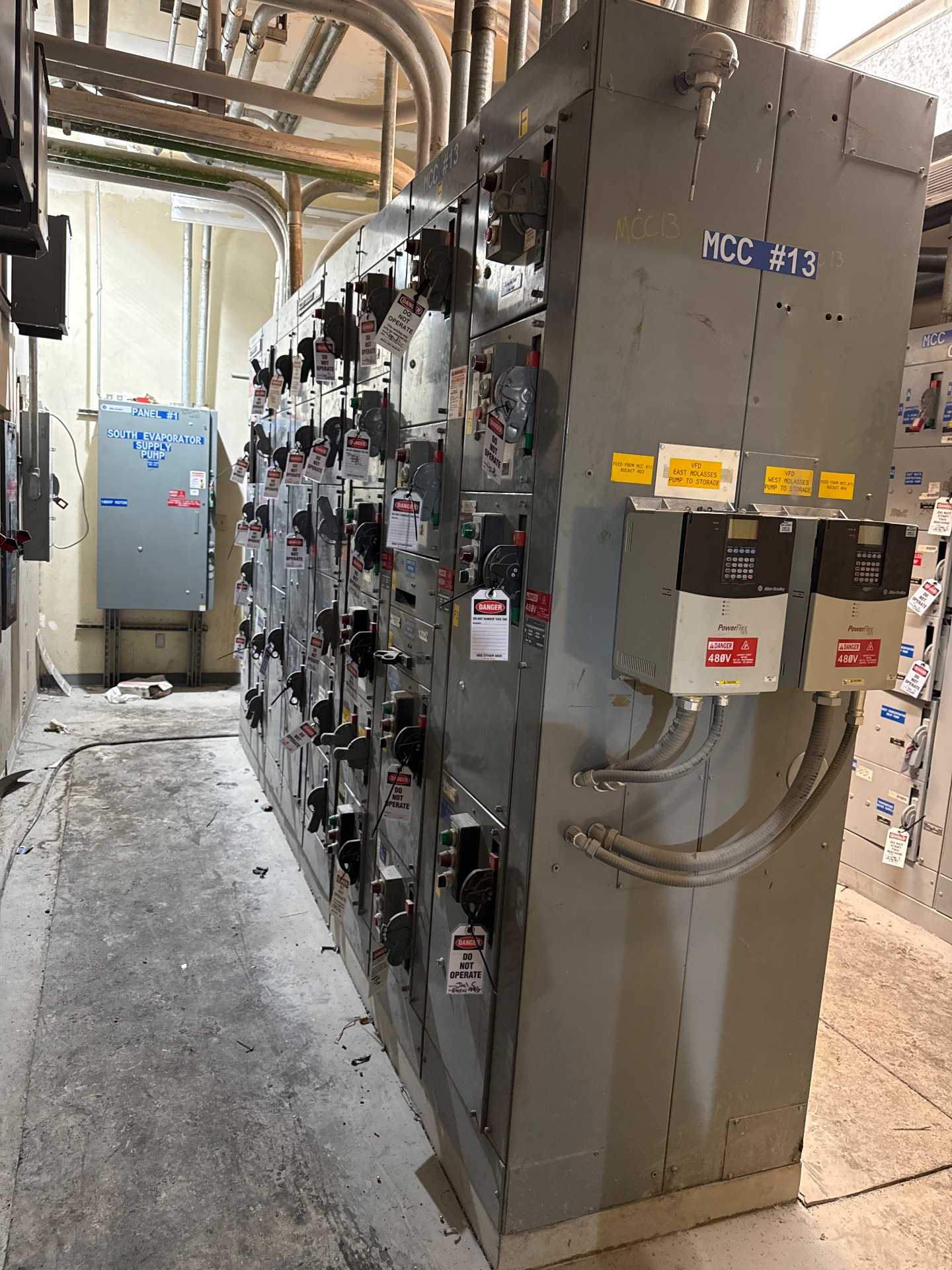 BULK QTY OF CONTENTS OF ELECTRICAL ROOM - ELECTRICAL EQUIPMENT
