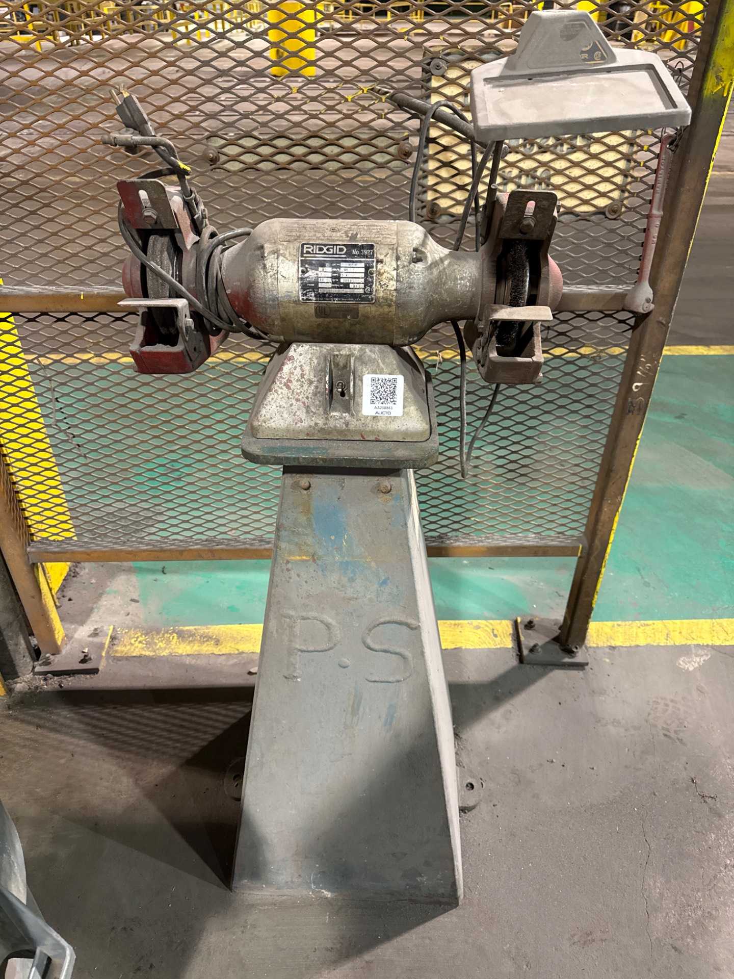 RIDGID 3927 BENCH GRINDER 5 HP, 115V, 3.4A, 3600 RPM - BENCH GRINDERS