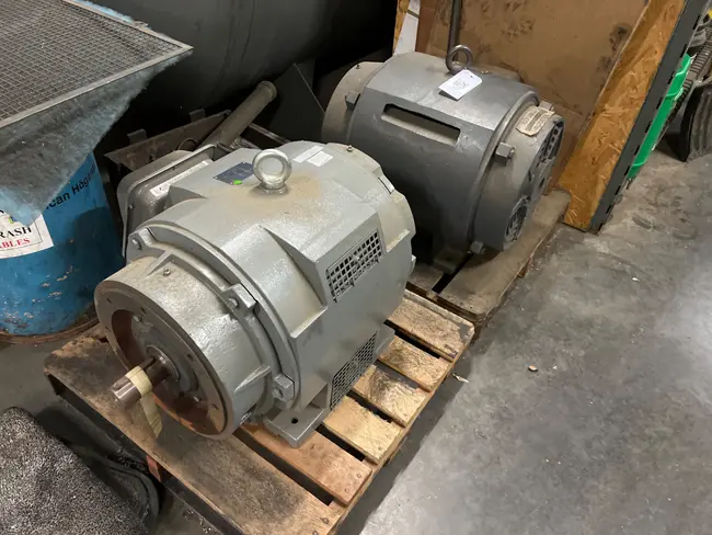 QTY 2: AC MOTOR - undefined