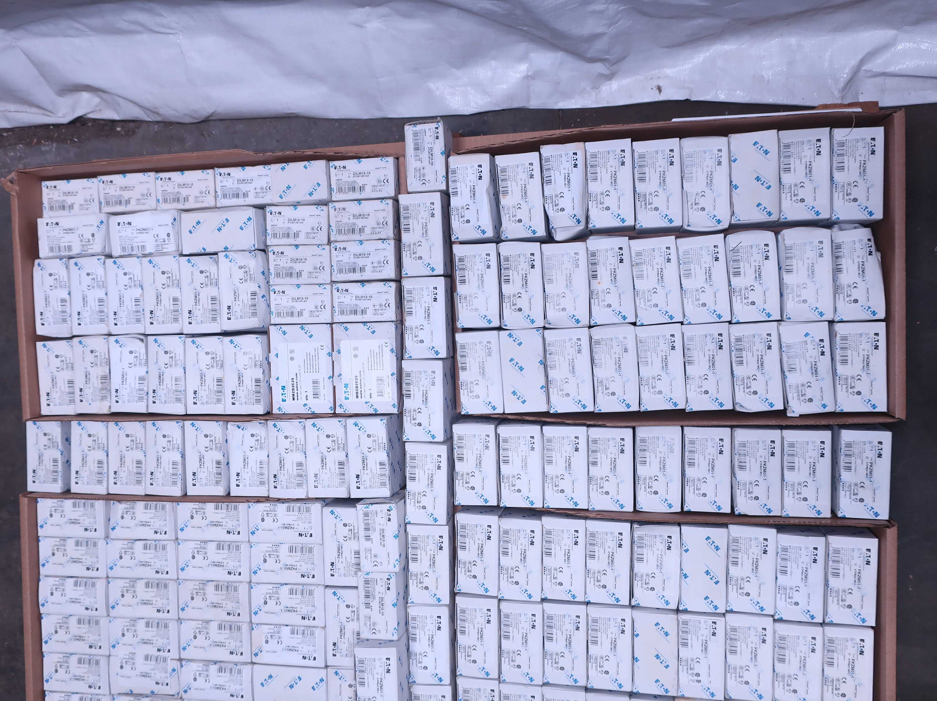 1 PALLET OF ASSORTED EATON ELECTRICAL - CIRCUIT BREAKERS