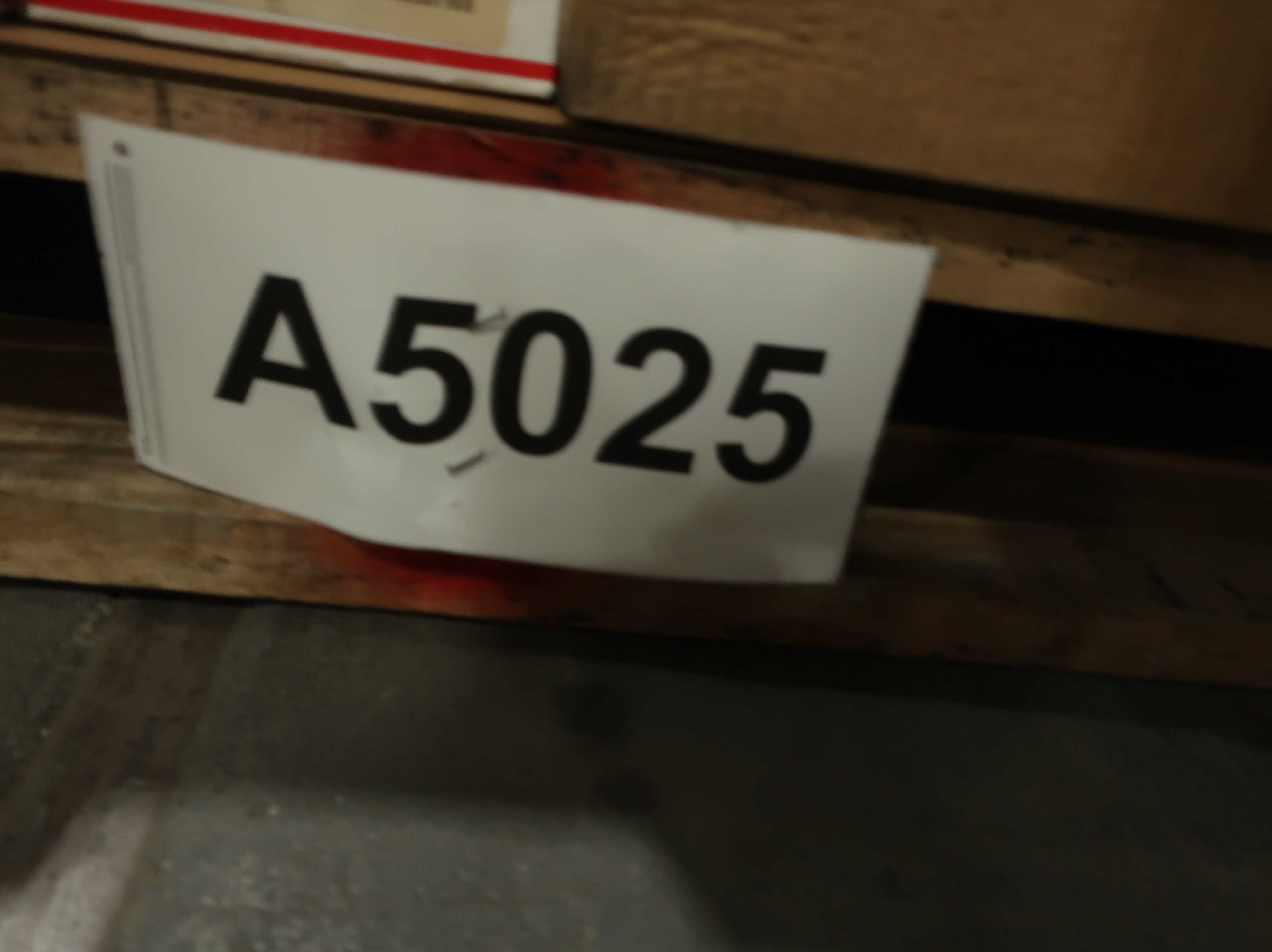 BULK QTY OF ASSORTED VALVES AND VALVE PARTS - VALVE PARTS & ACCESSORIES