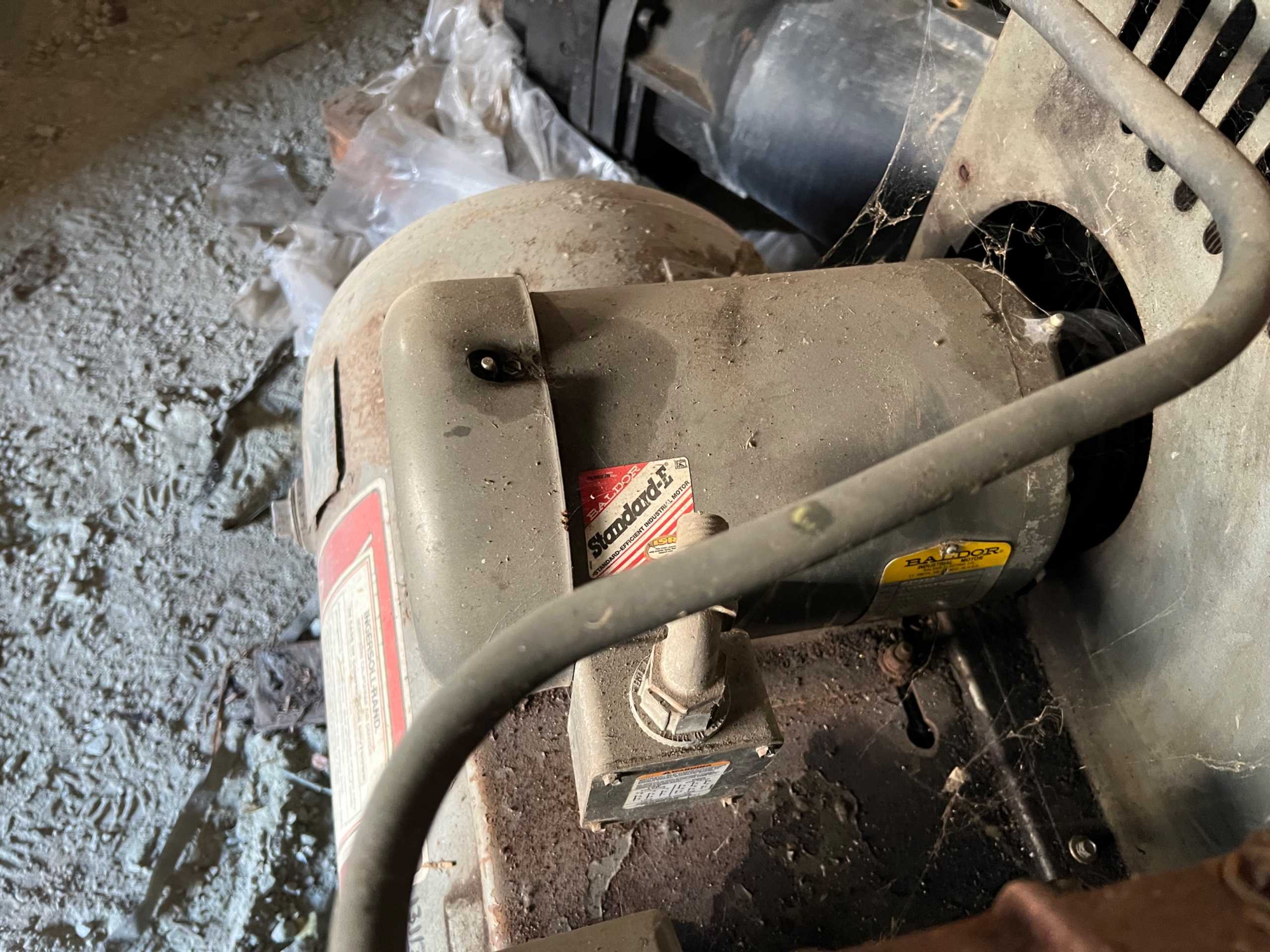 INGERSOLL RAND 253 STATIONARY AIR COMPRESSOR - STATIONARY AIR COMPRESSOR