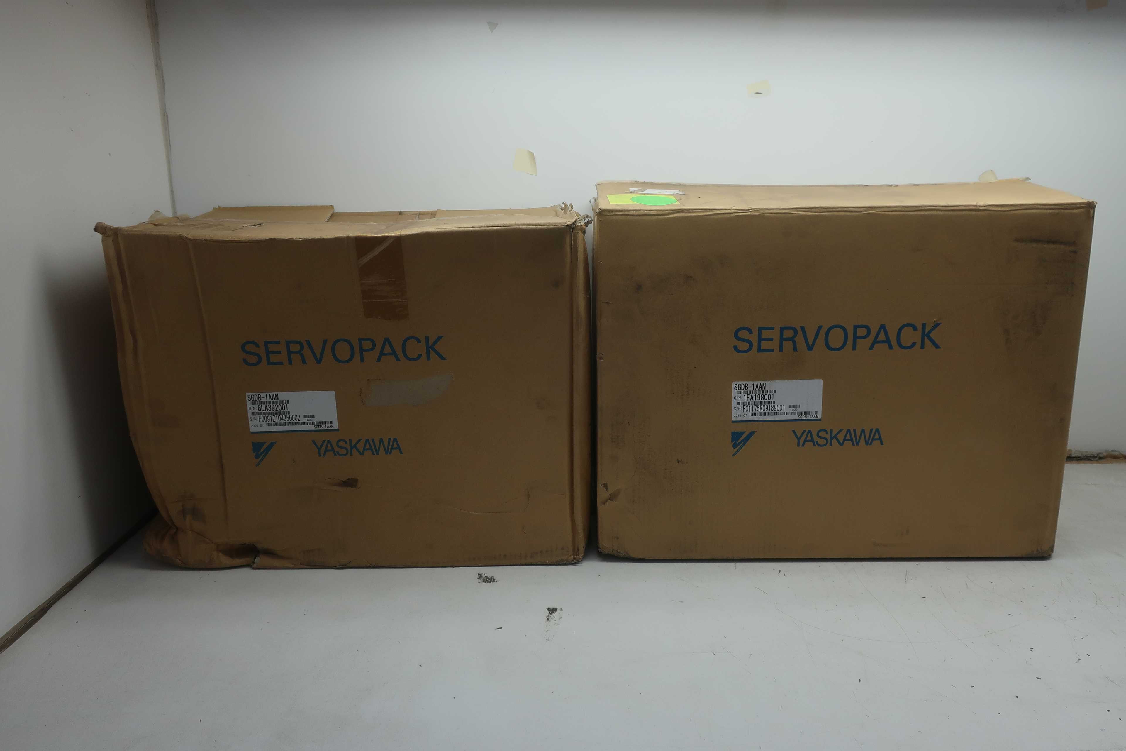 LOT OF 2 YASKAWA SGDB-1AAN SERVO PACKS - SERVO DRIVERS & AMPLIFIERS