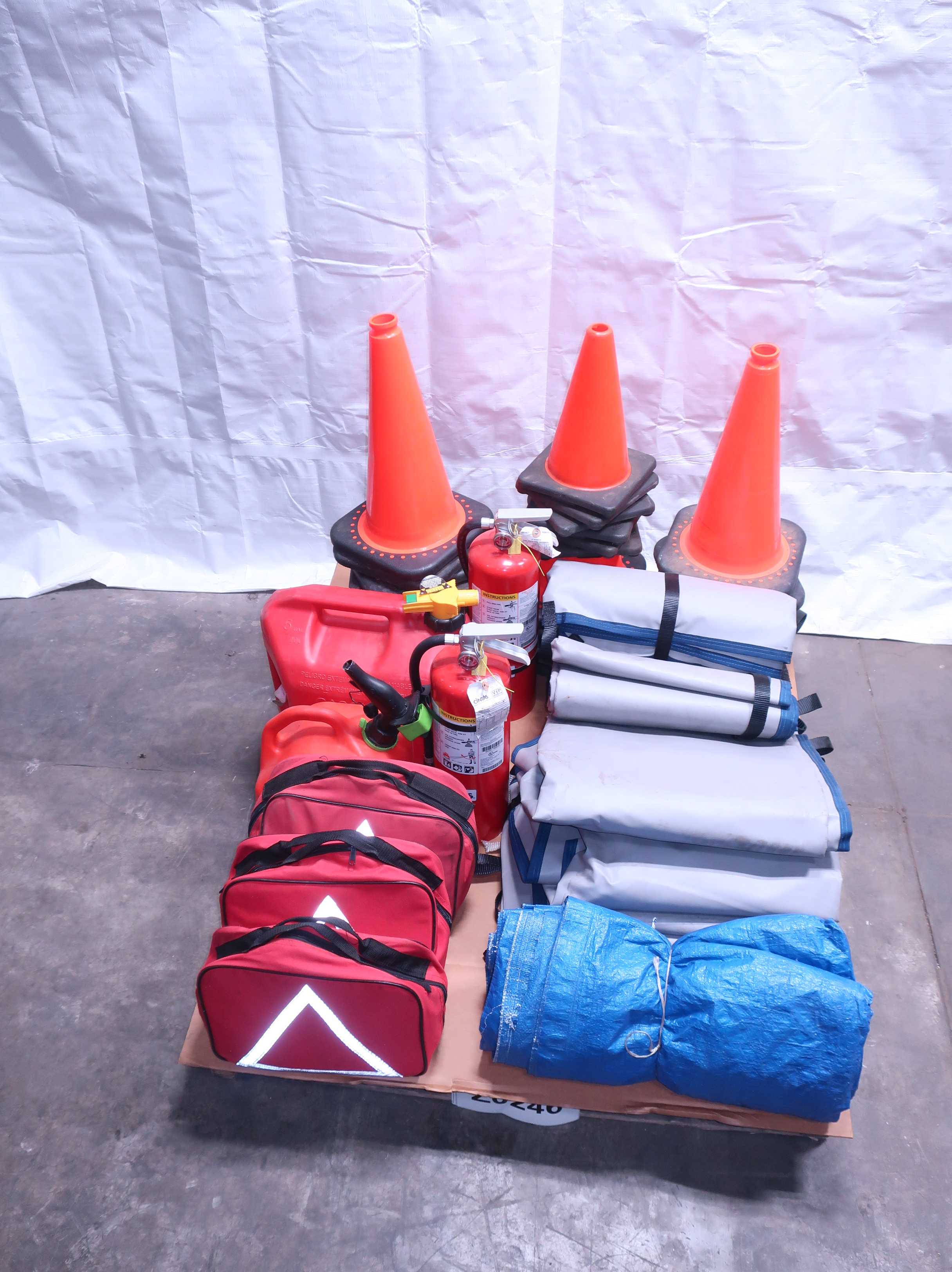 PALLET OF ASSORTED SHOP EQUIPMENT - SAFETY EQUIPMENT