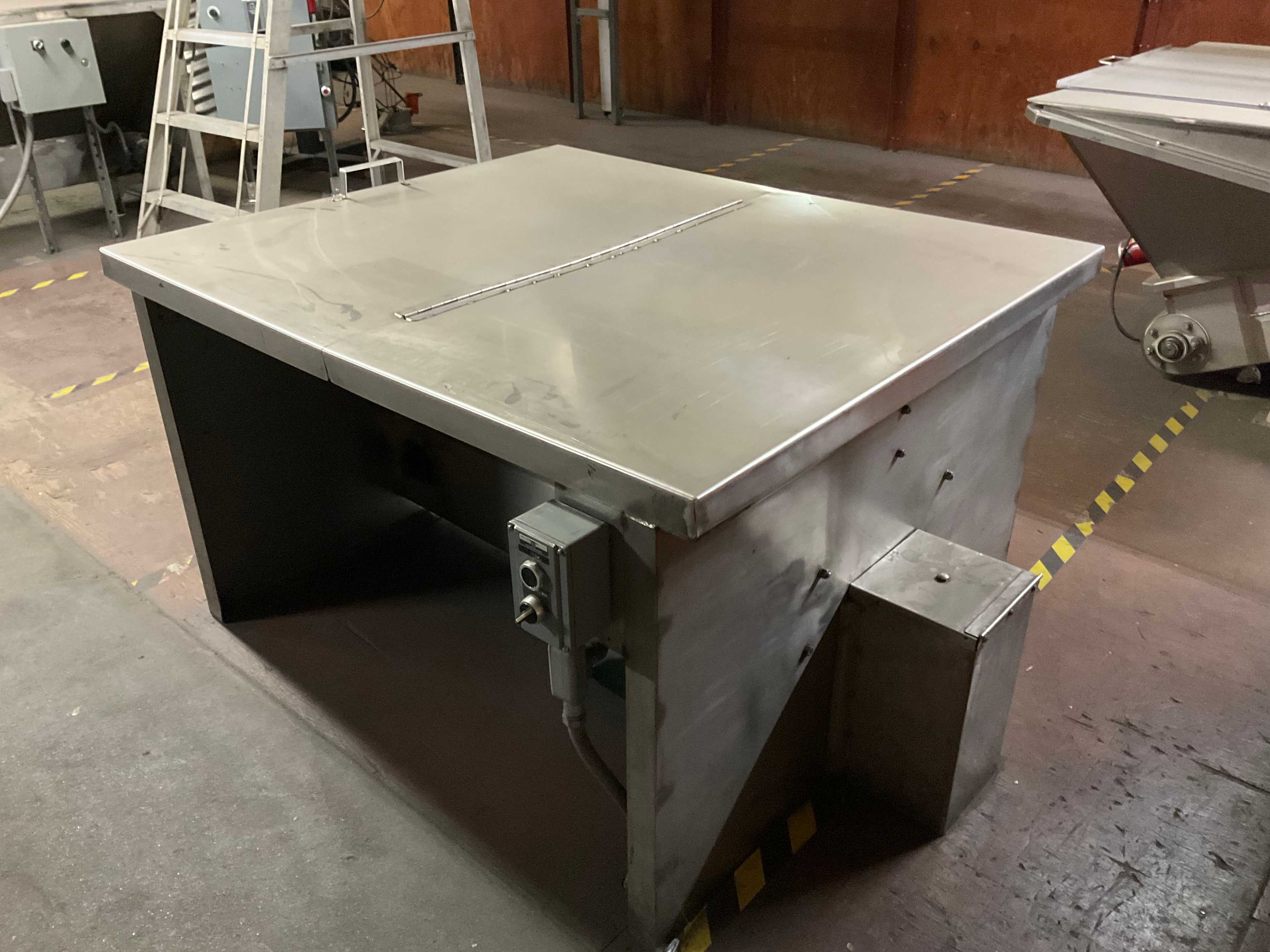 CORK FEEDER - FOOD & BEVERAGE