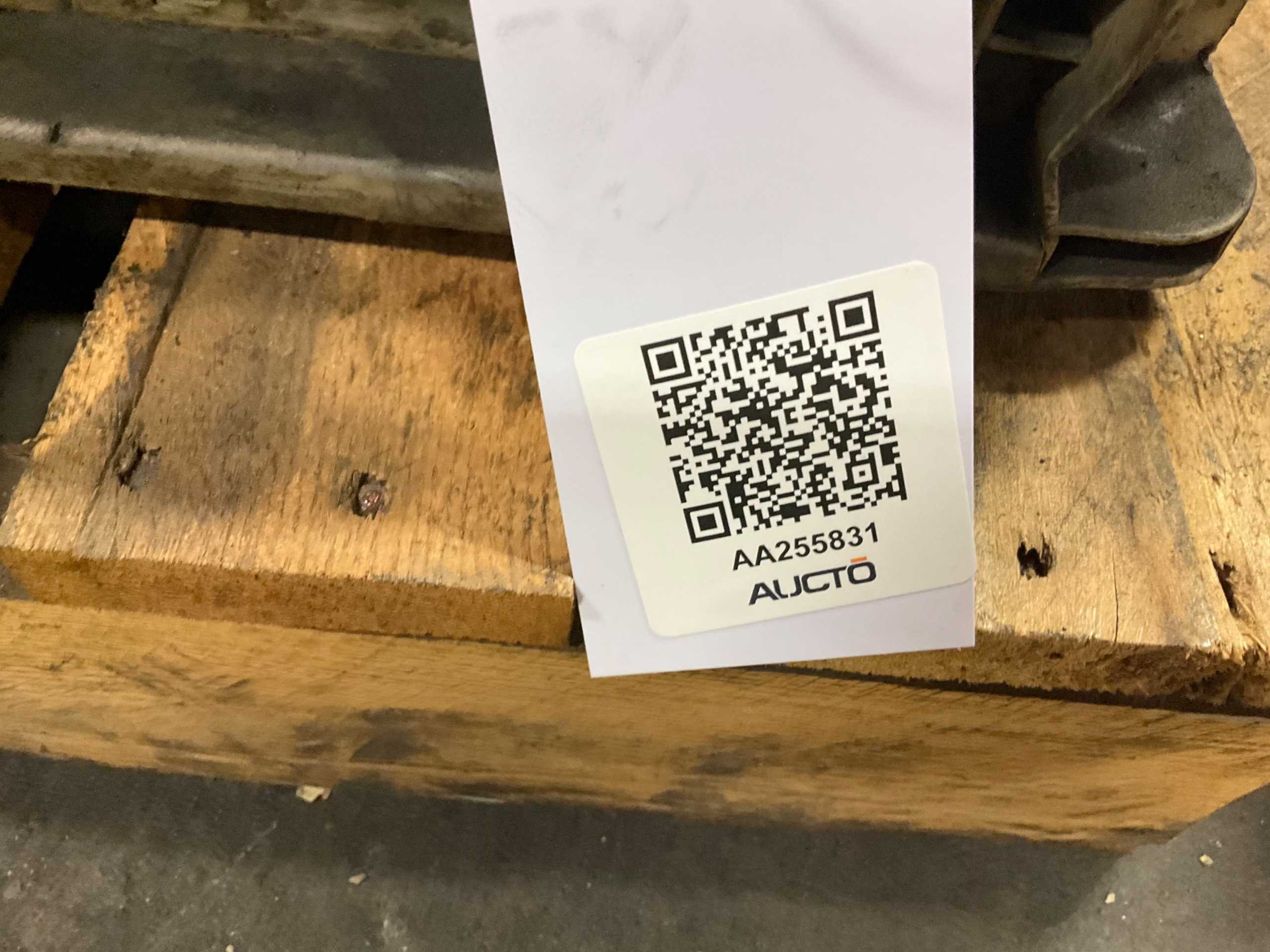 BULK QTY OF INDUSTRIAL PARTS - INDUSTRIAL PARTS