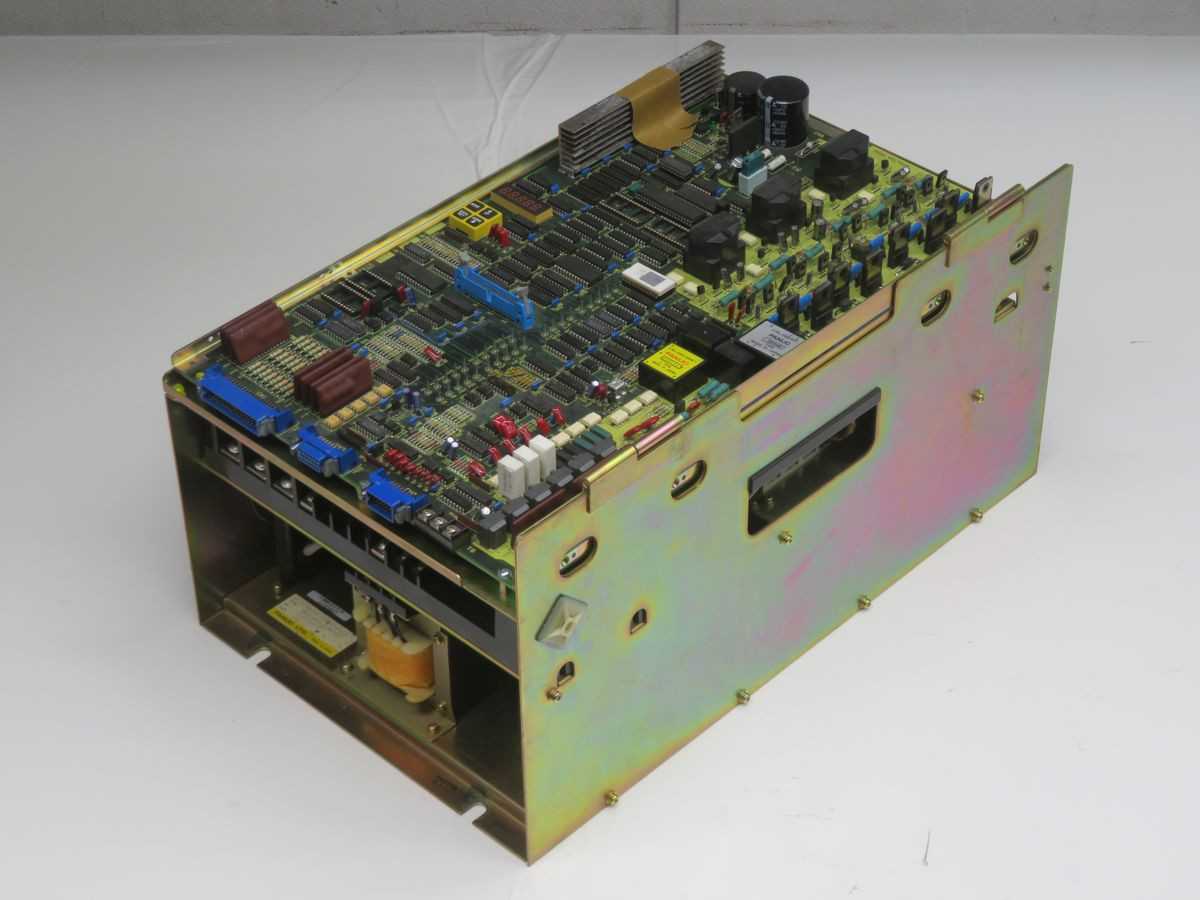 FANUC A06B-6055-H106 SERVO DRIVE, 5.5 KW POWER, 200-230V 3-PHASE INPUT, 26A CURRENT - SERVO DRIVES