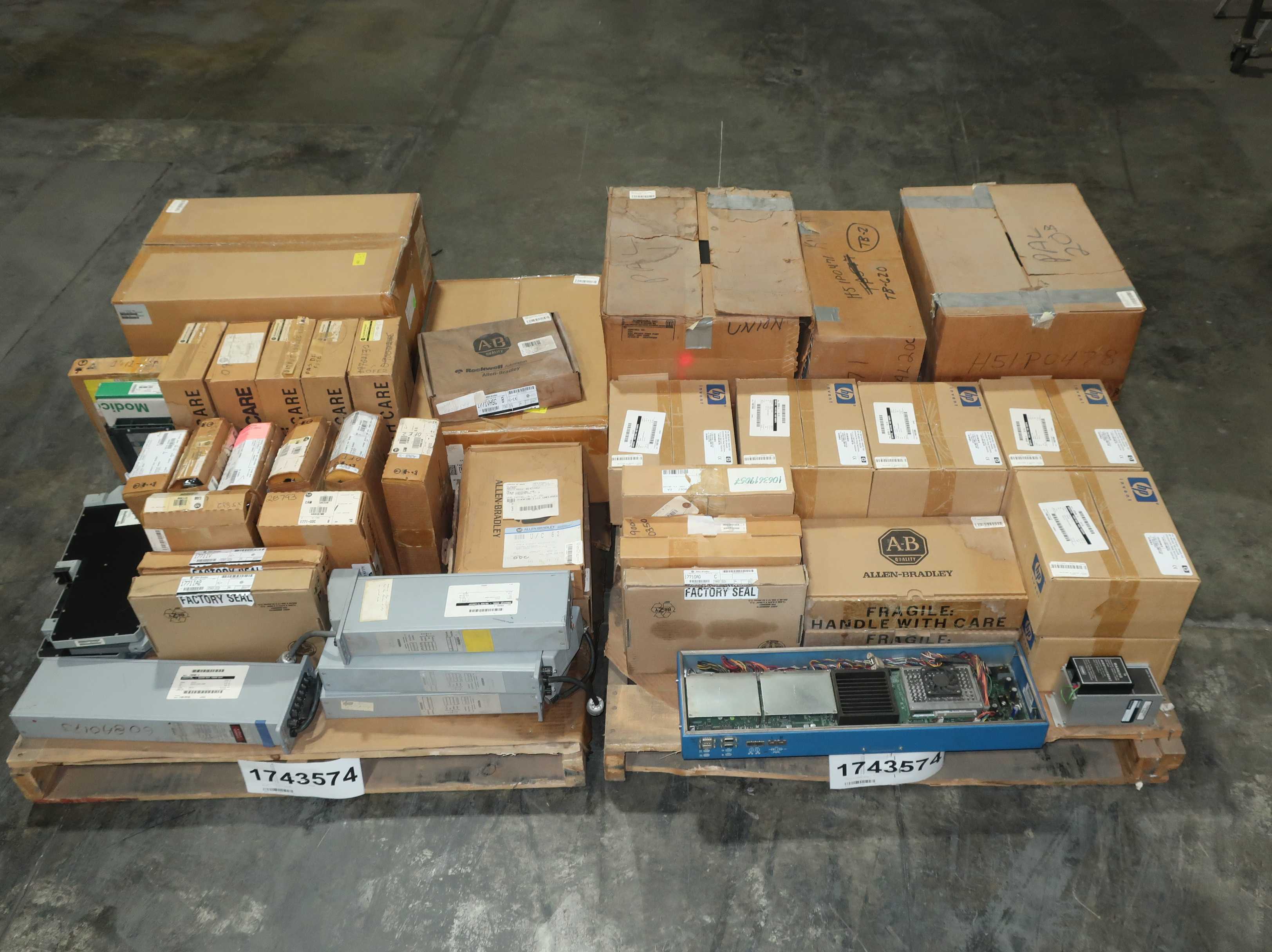 SKU 1743574 - 2 PALLETS OF ASSORTED MODULES - PLC MODULES