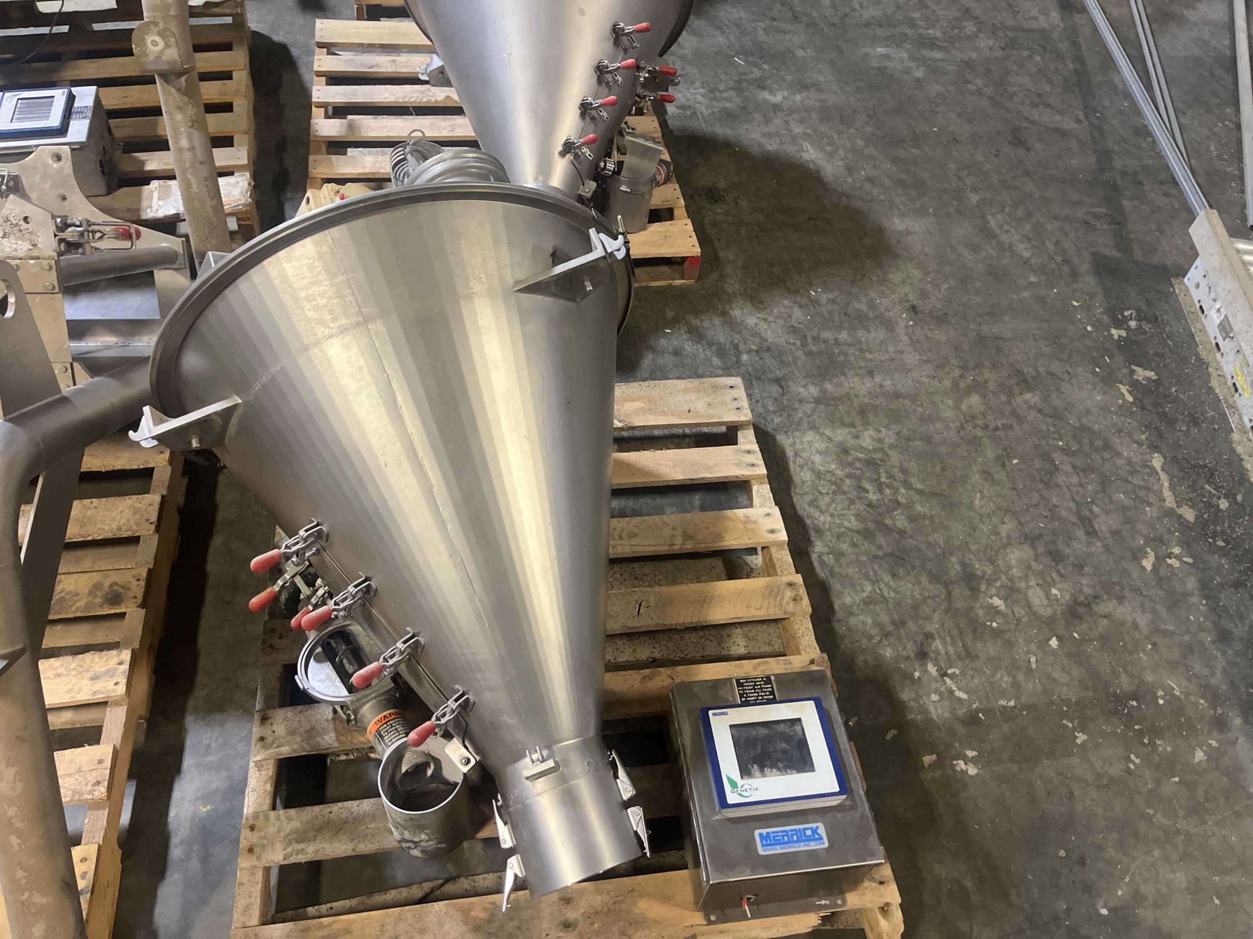 MERRICK 570 LOSS-IN-WEIGHT FEEDER - FEEDERS