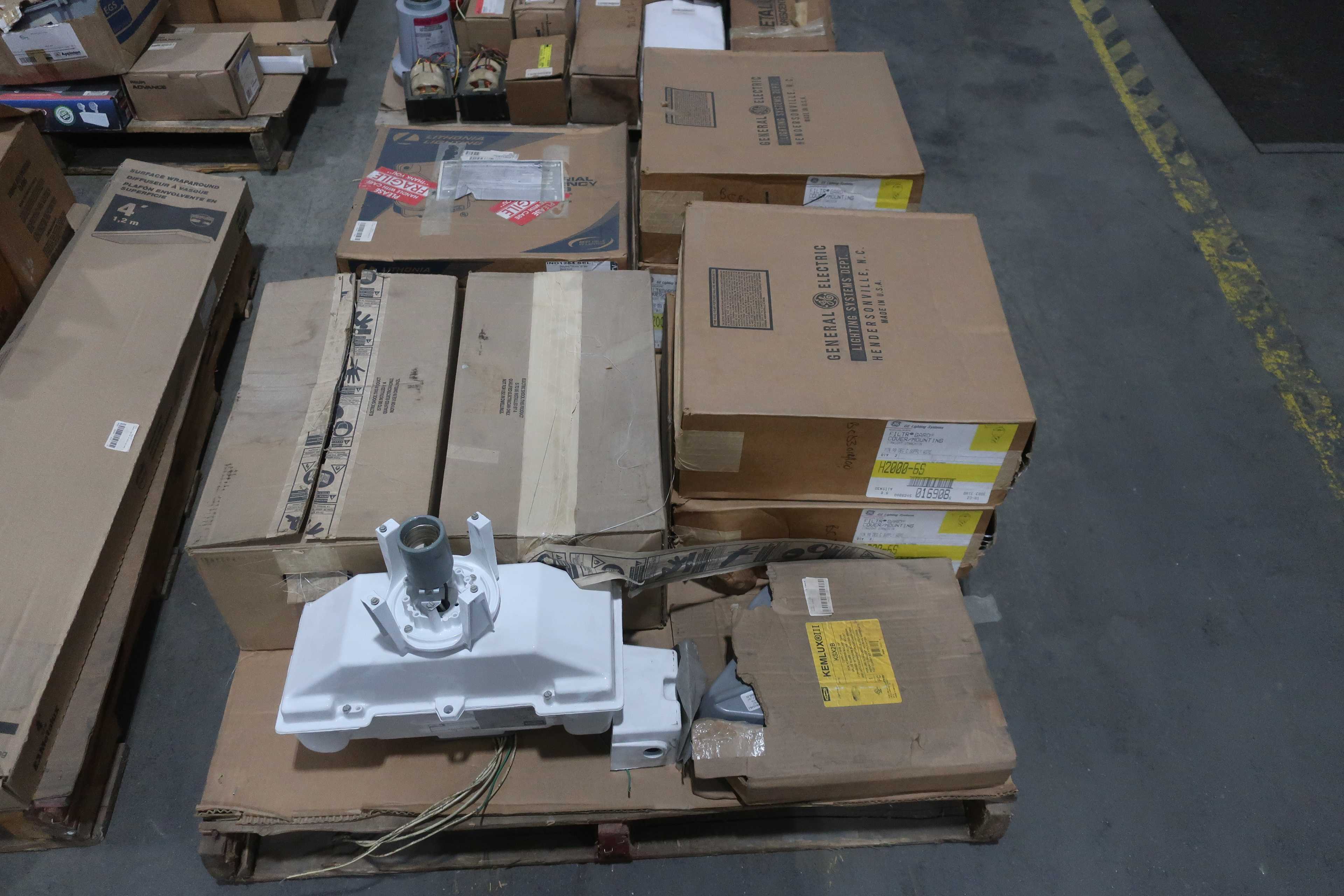 SKU 1740604 -  4 PALLETS OF ASSORTED LIGHTING - LIGHTING
