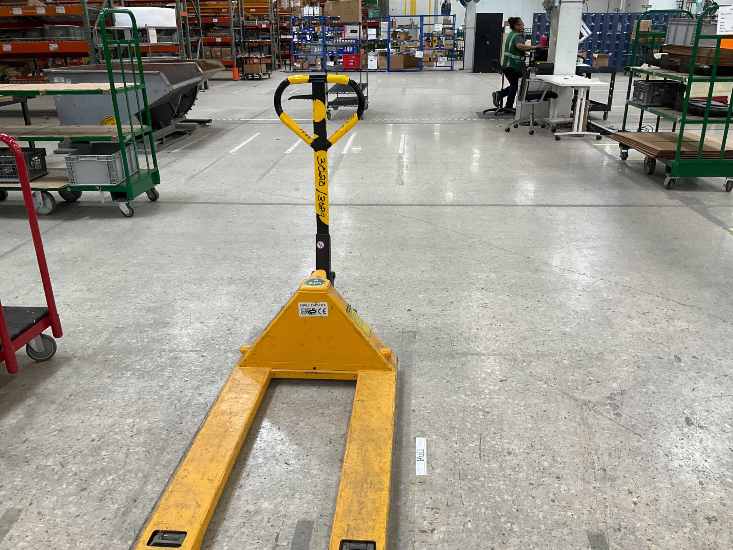 MANUAL PALLET JACK - MANUAL PALLET JACKS