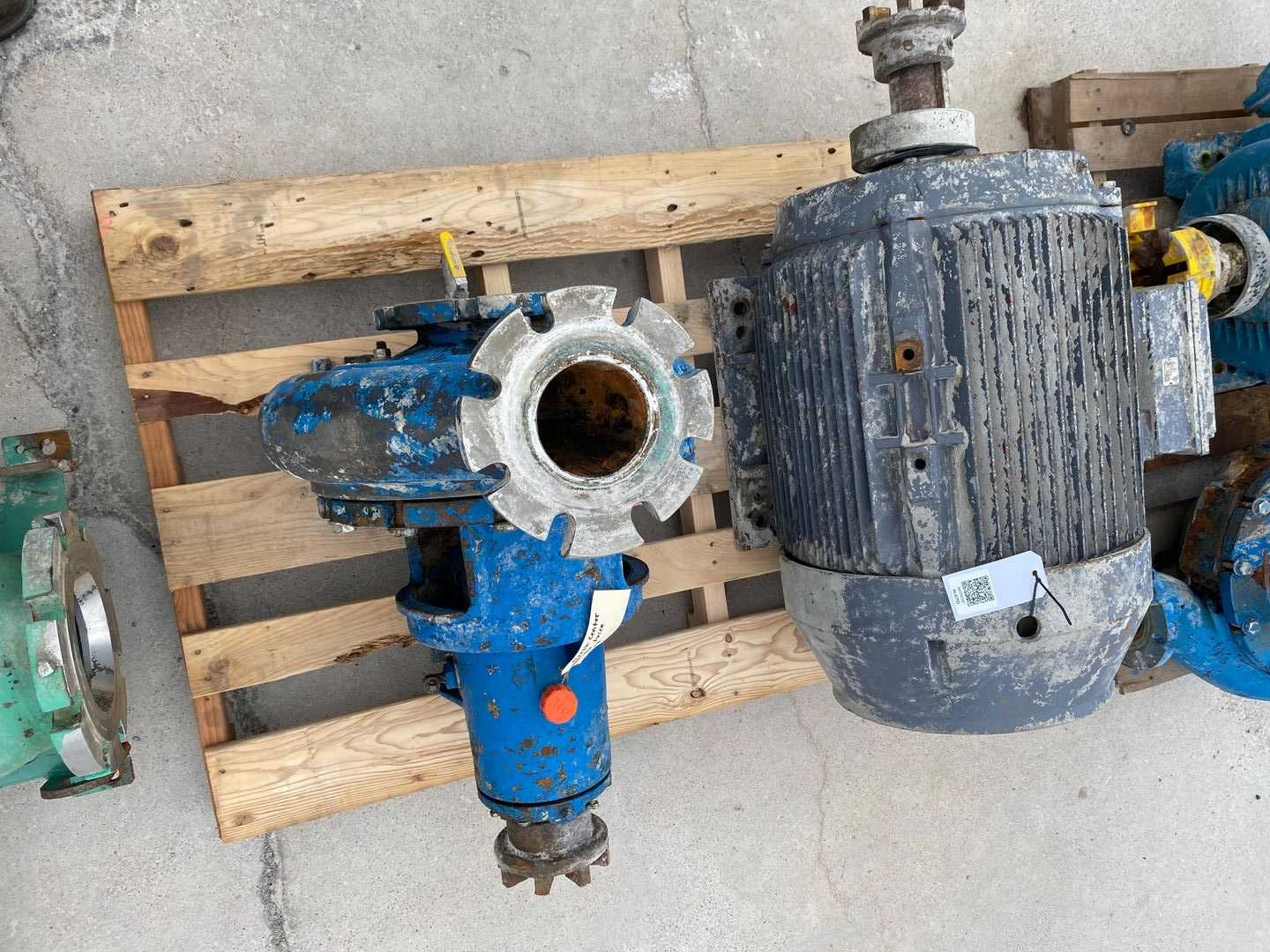 STAINLESS CENTRIFUGAL PUMP & 100 HP MOTOR ASSEMBLY - PUMP & MOTOR ASSEMBLY