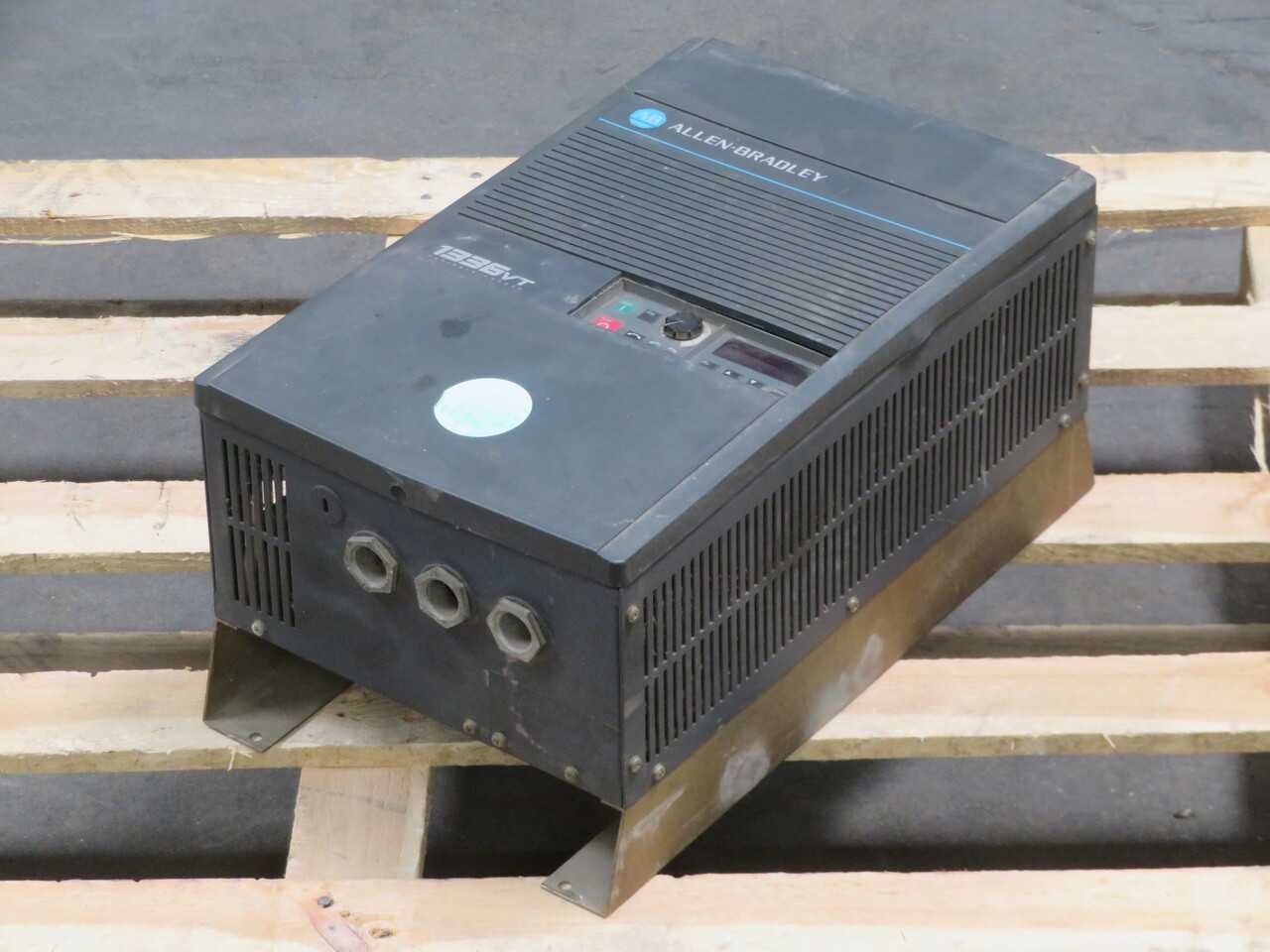 ALLEN BRADLEY 1336 VT-B005-EAN-FA2-L3 AC DRIVE, 380/415/460V IN, 8A OUT, 0-250 HZ FREQ - AC VFD DRIVES