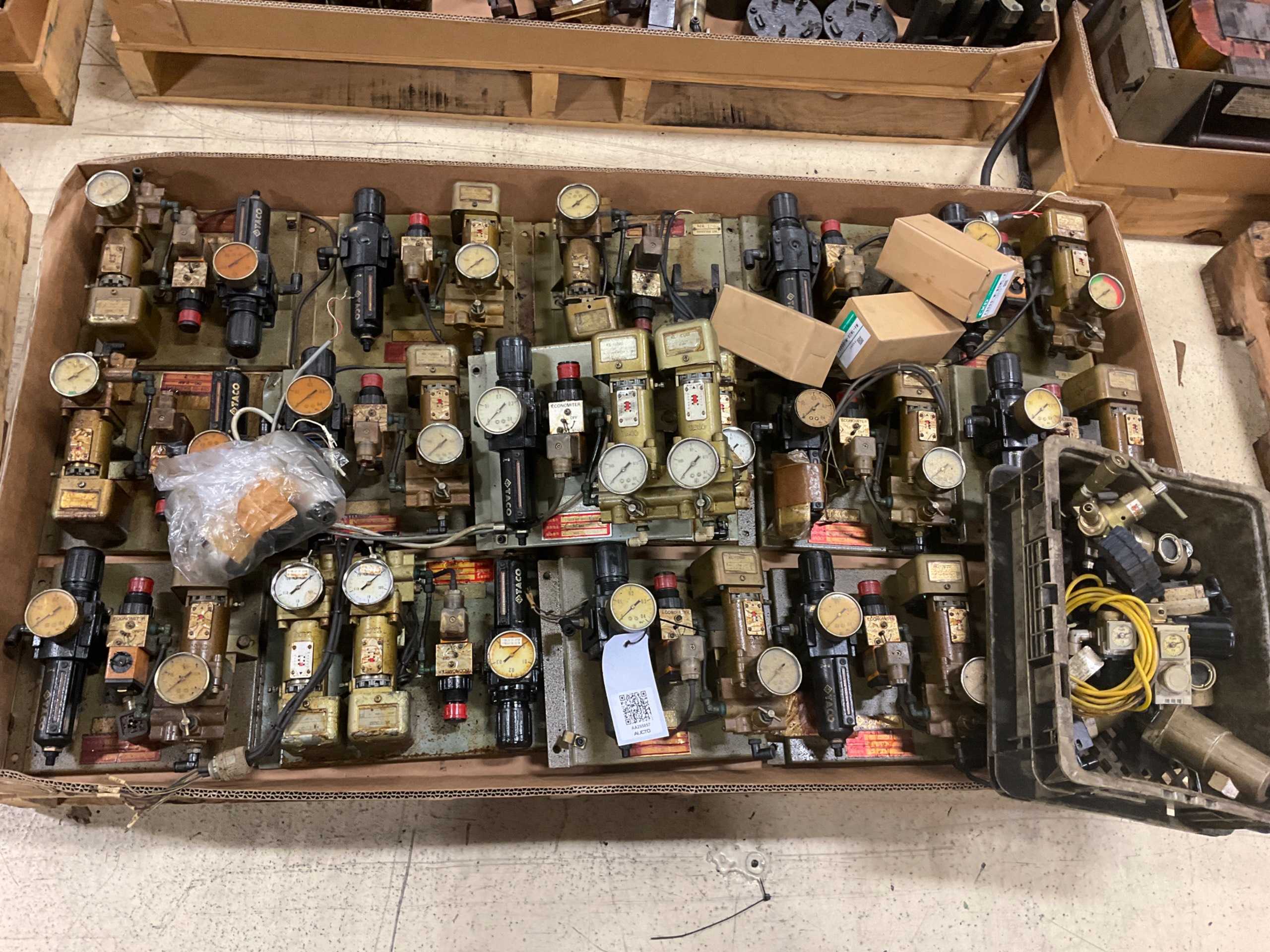 BULK QTY OF INDUSTRIAL PARTS - INDUSTRIAL PARTS