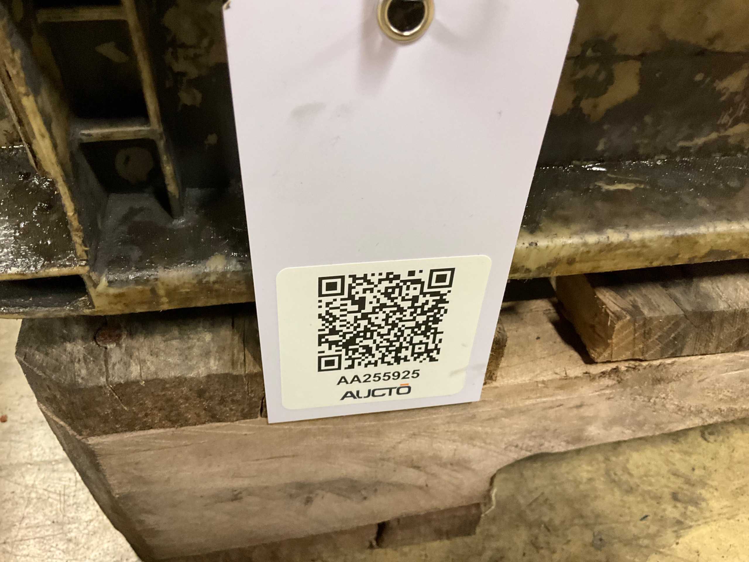 BULK QTY OF INDUSTRIAL PARTS - INDUSTRIAL PARTS