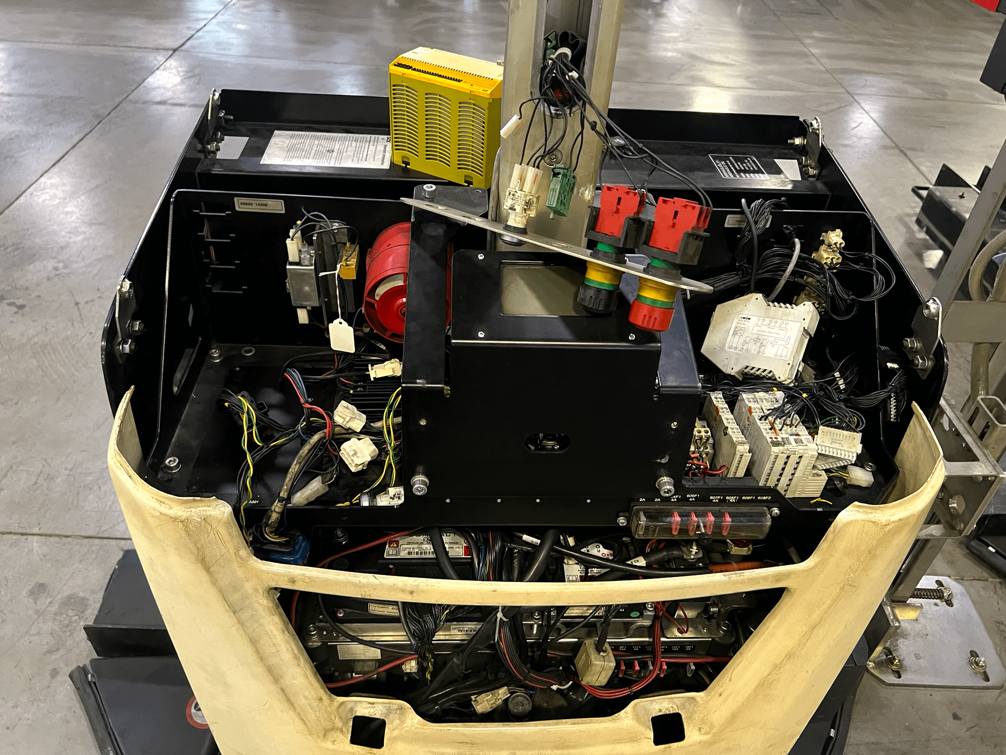 2015 ROCLA ATX16 AUTOMATED GUIDED VEHICLE - MATERIAL HANDLING EQUIPMENT