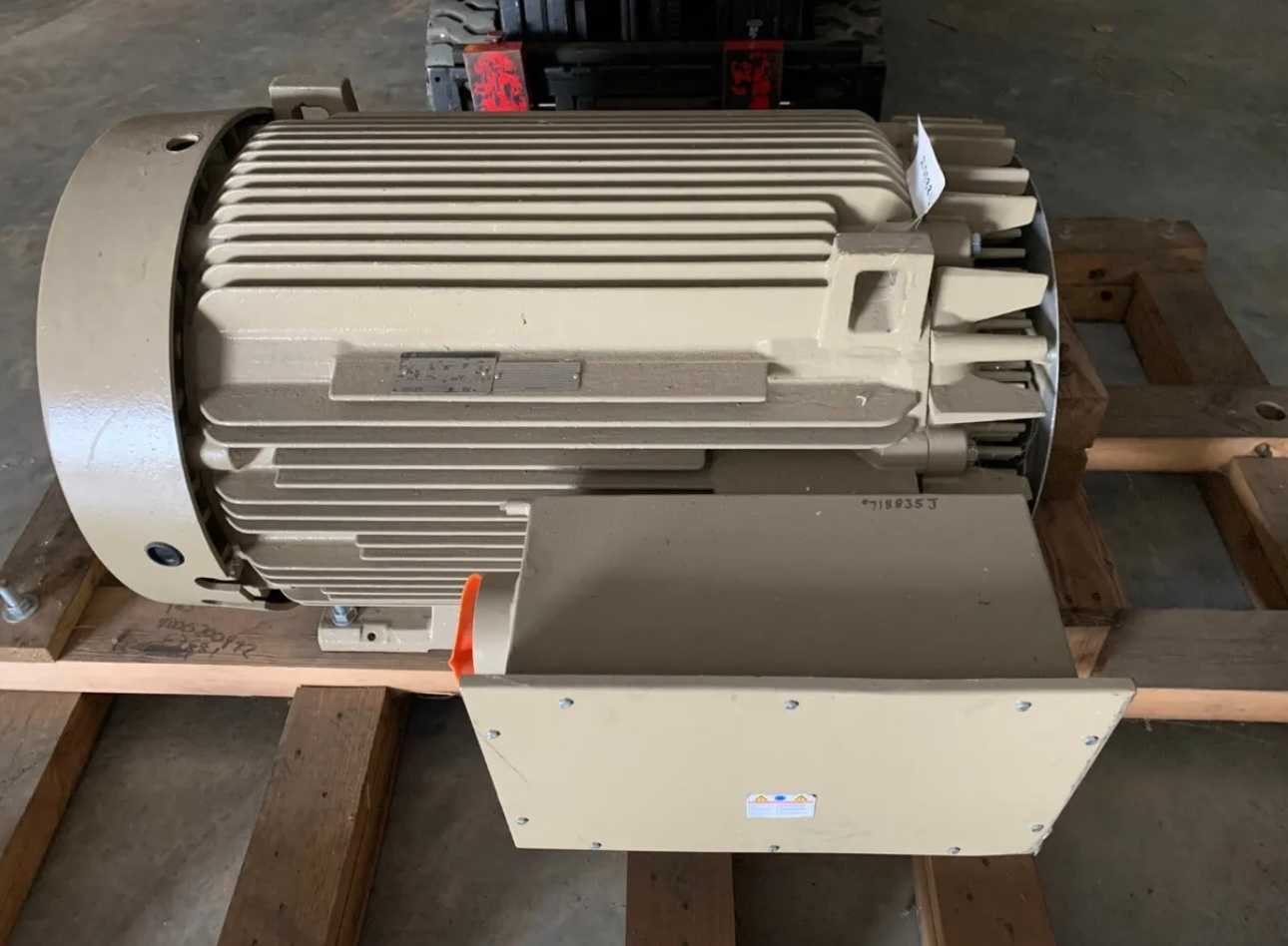 GENERAL ELECTRIC 5K509SAG220B ELECTRIC MOTOR - ELECTRIC MOTOR