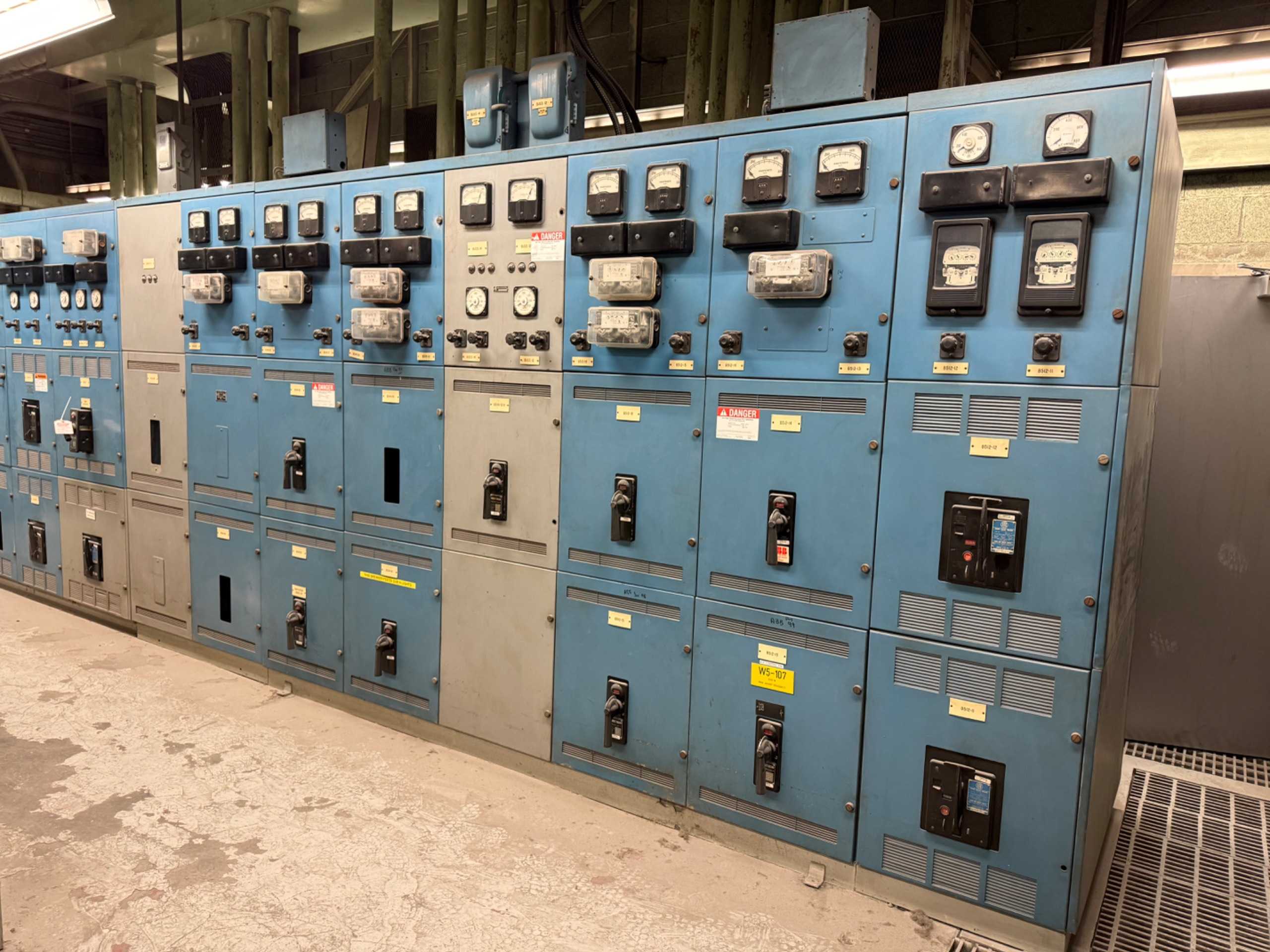 Bulk QTY of Electrical Room Contents - ELECTRICAL COMPONENTS