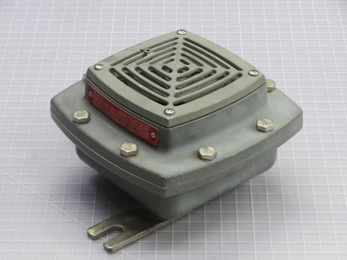 CROUSE HINDS 2416 M2 HORN SIGNAL, 24V DC POWER, 100 DB SOUND, 0.75 IN NPT, -40/+40C TEMP - ELECTRICAL COMPONENTS