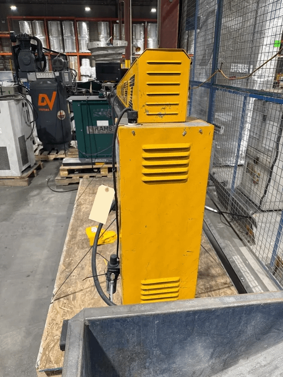 2006 DURODYNE VPF-2 MACH1 AUTOMATIC PINSPOTTER, 220V, 26-20GA, 1/2-2IN PIN, 69IN THROAT, 1400LB - WELDING EQUIPMENT