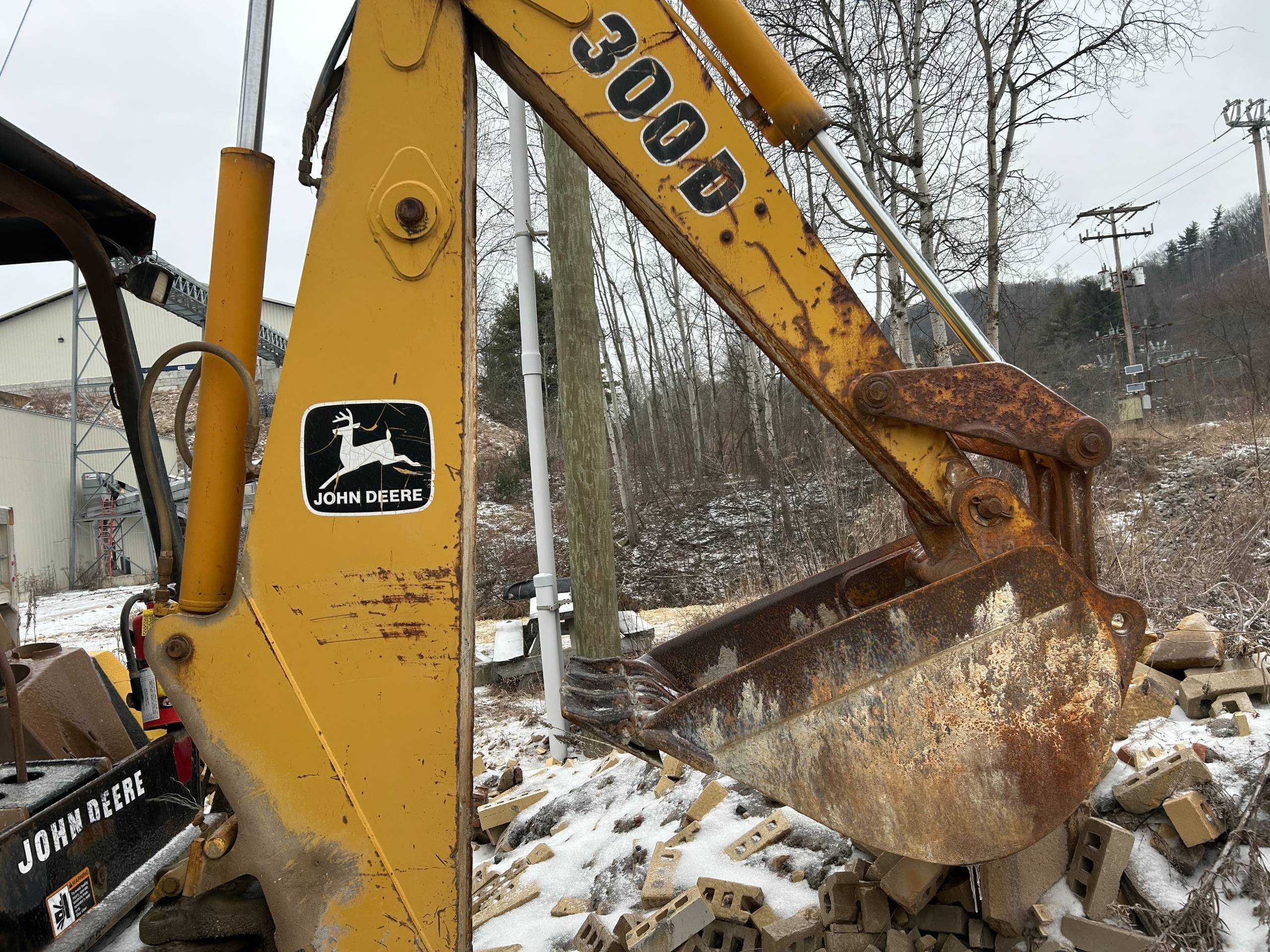 JOHN DEERE 300D BACKHOE - BACKHOES