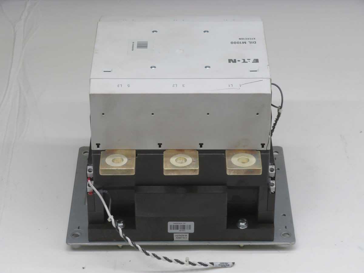 EATON M1000 XTCEC10N CONTACTOR, 3 POLE, 1000A (AC-3), 1000V AC, 400/800 HP, 2NO/2NC AUX - MOTOR STARTERS
