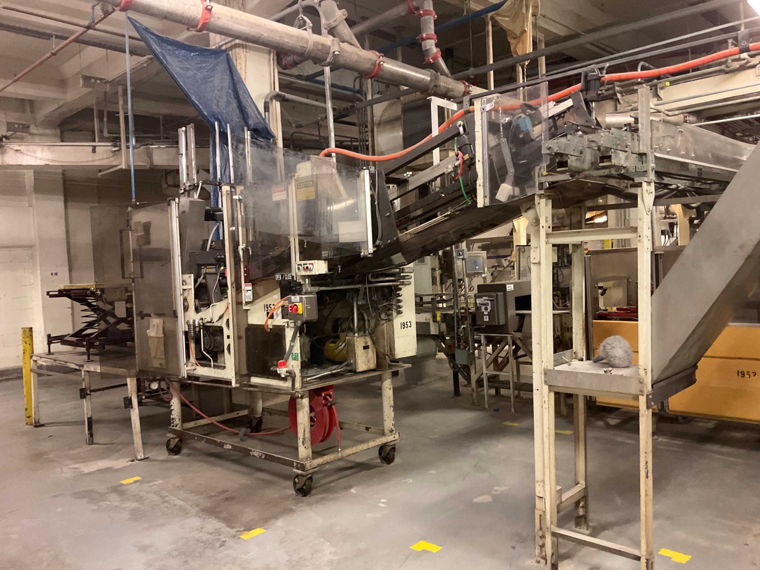 1983 JONES SSG PACKAGING MACHINE - PACKAGING