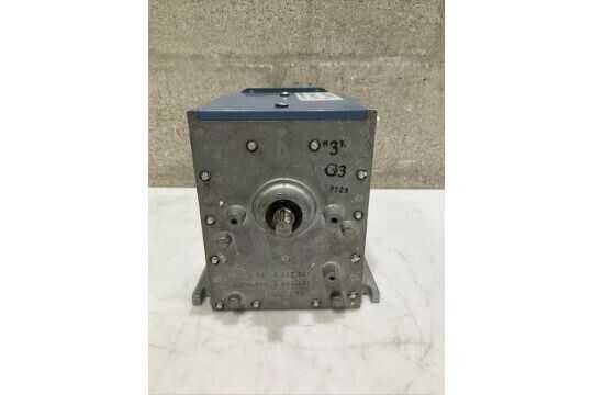JOHNSON CONTROLS M13OGGA ROTARY MOTOR ACTUATOR - MOTOR & GEARBOX ASSEMBLY