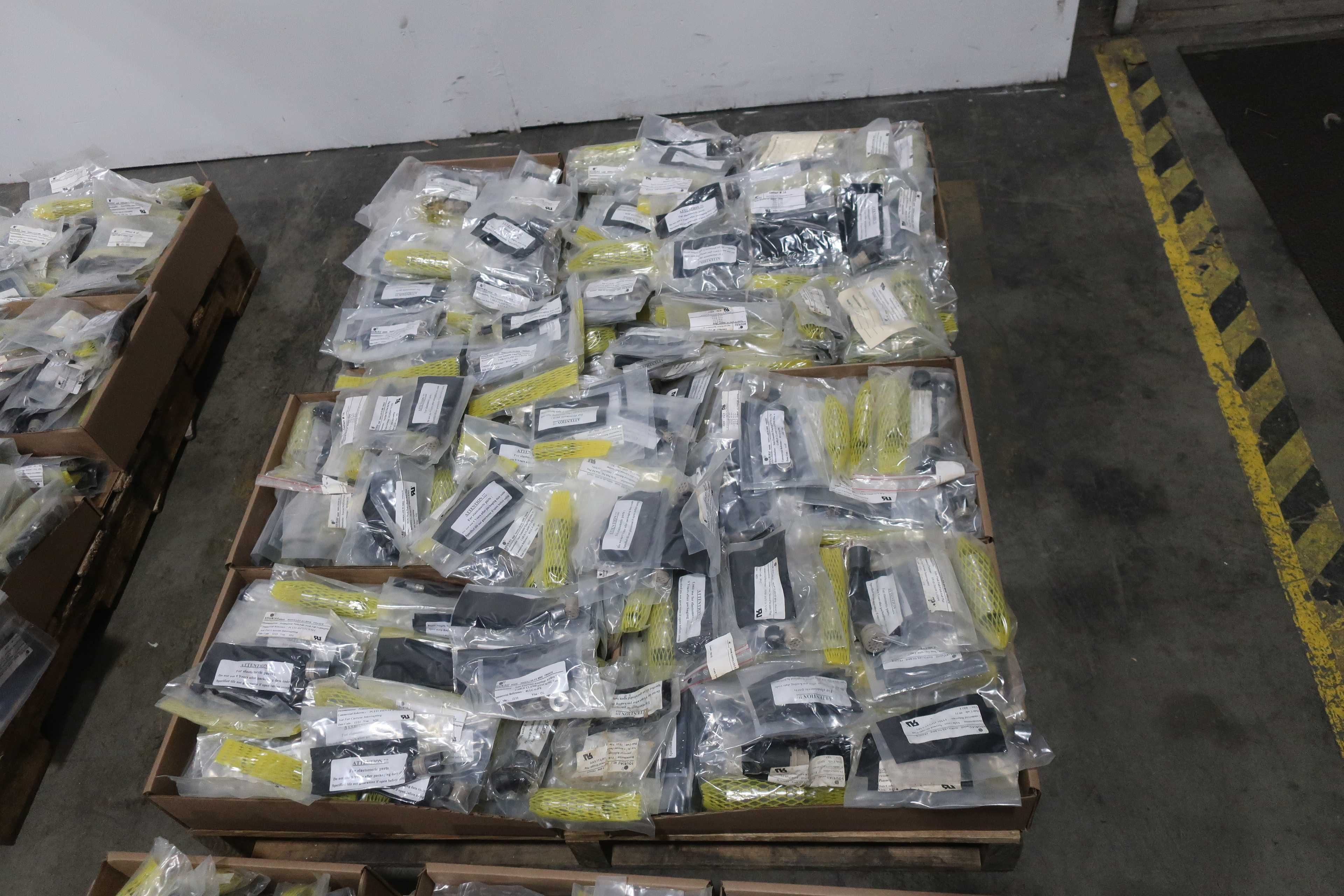 5 PALLETS OF ASSORTED SOURIAU PLUG KITS - PIPE PLUG