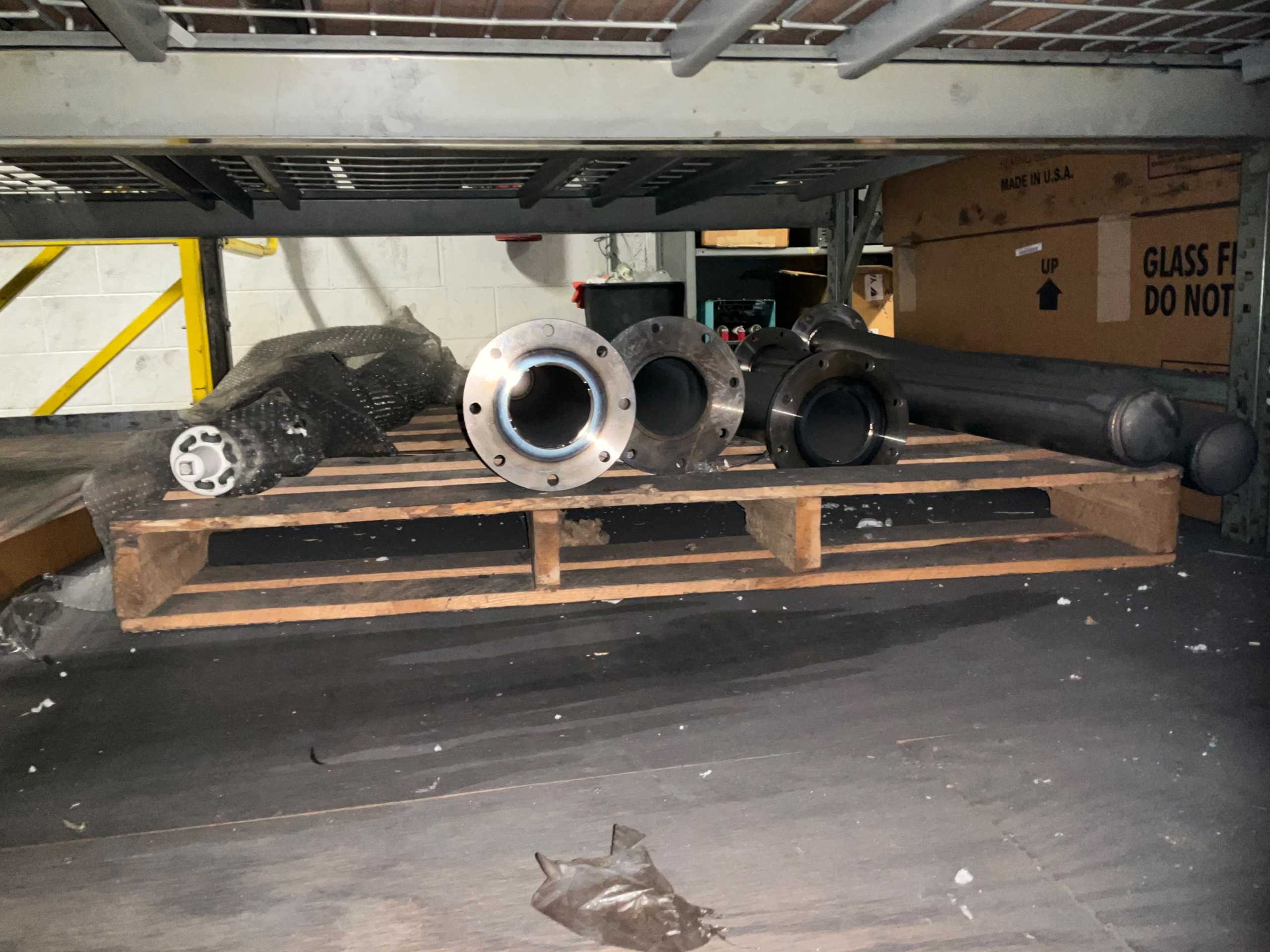 BULK QTY OF SHAFTS - INDUSTRIAL PARTS