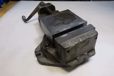 BROWN & SHARPE MACHINE VISE 7 INCH W/ ROTARY BASE - MACHINE TOOLING