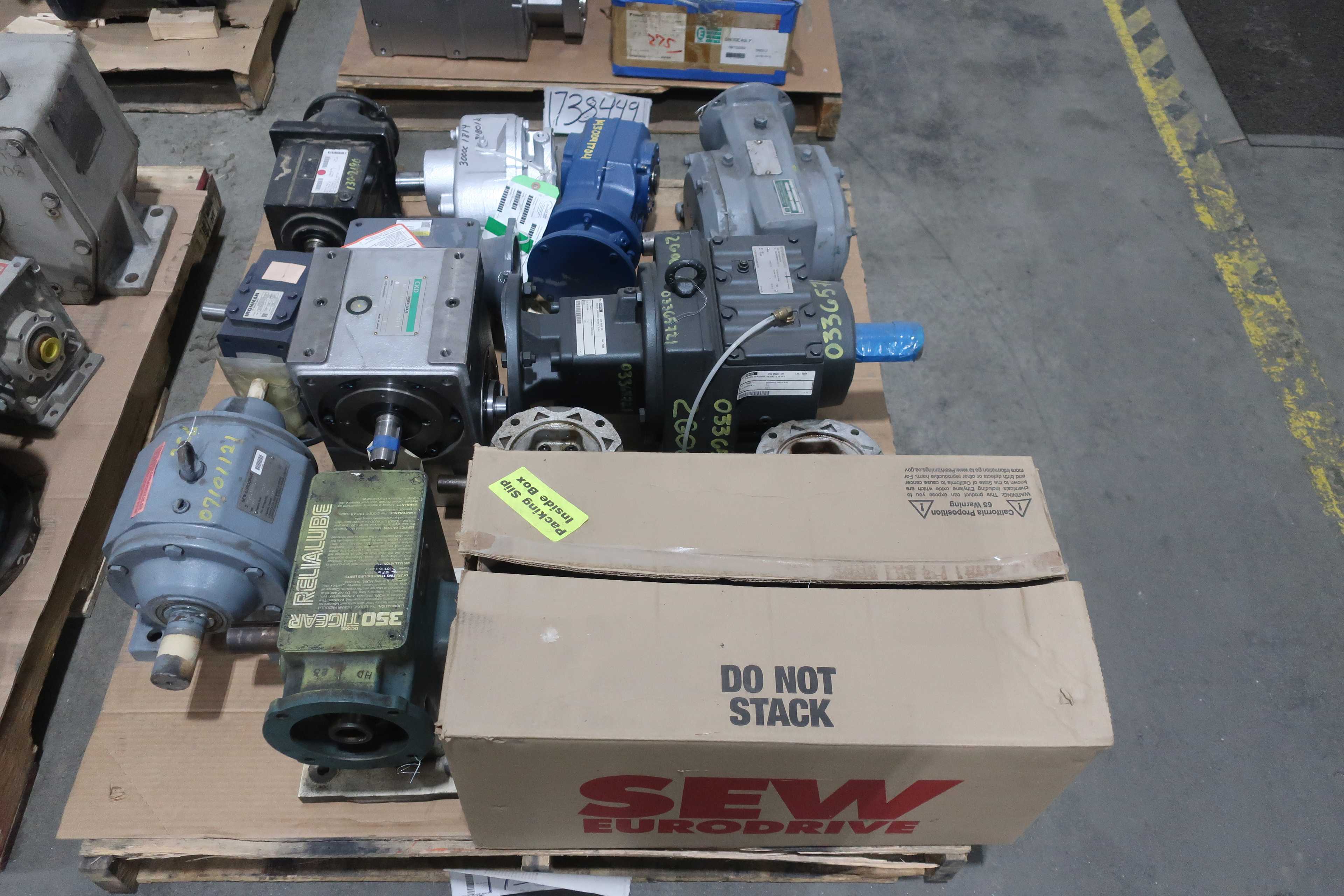 SKU 1738449 - 4 PALLETS OF ASSORTED GEAR REDUCERS - GEAR REDUCERS