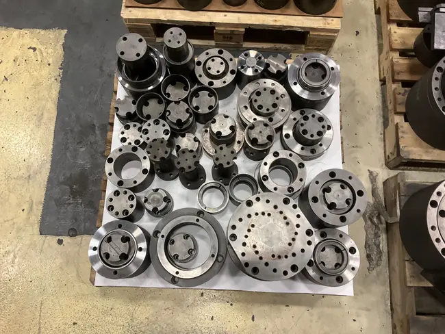 BULK QTY OF TOOLING FOR CINCINNATI 220-DCII-6 PRESS - undefined