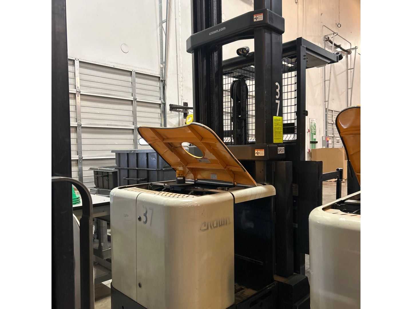 CROWN SP4050-30 ORDER PICKER - ORDER PICKER