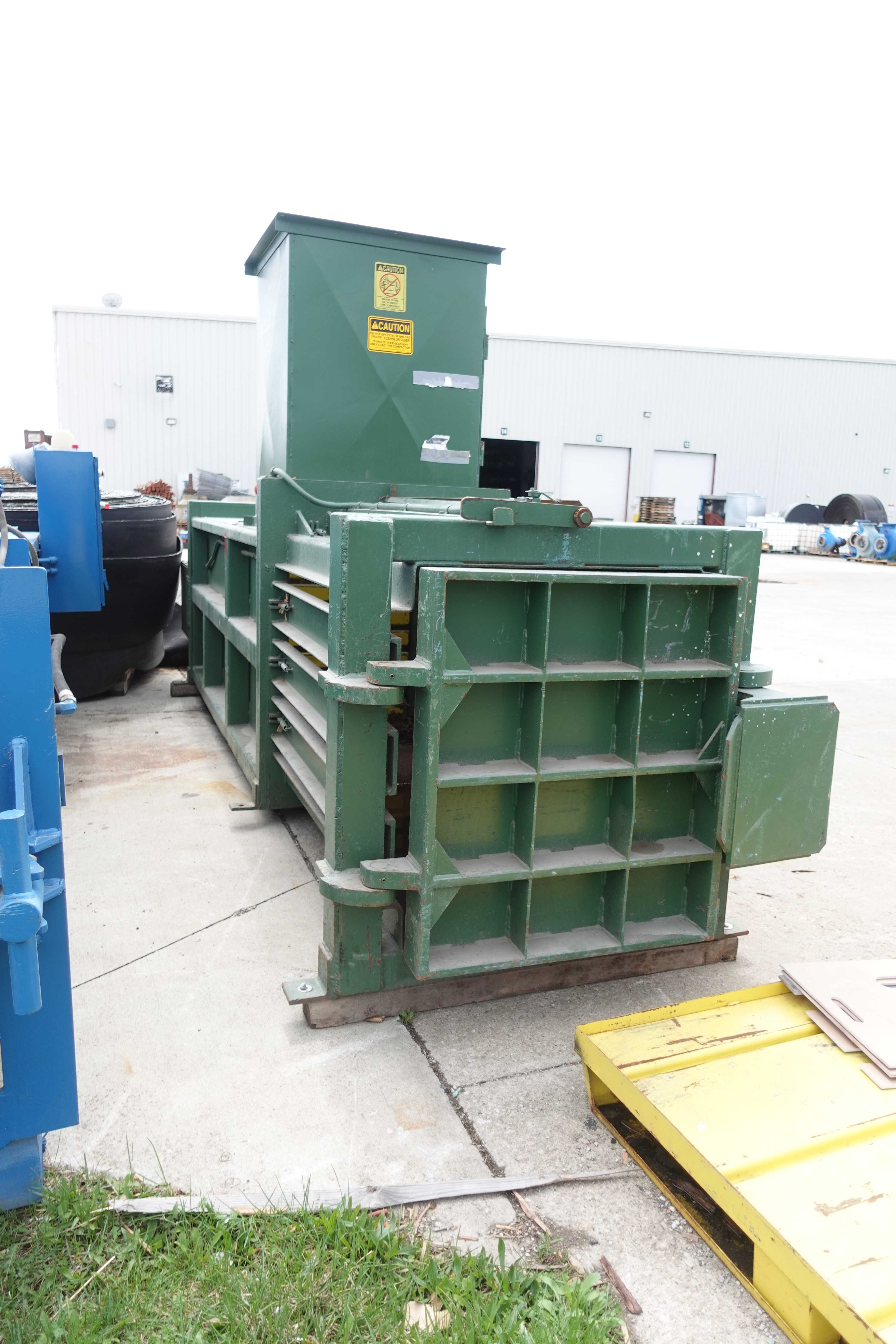 SKU 1761333 - MAREN 60 MANUAL BALER - HORIZONTAL BALER