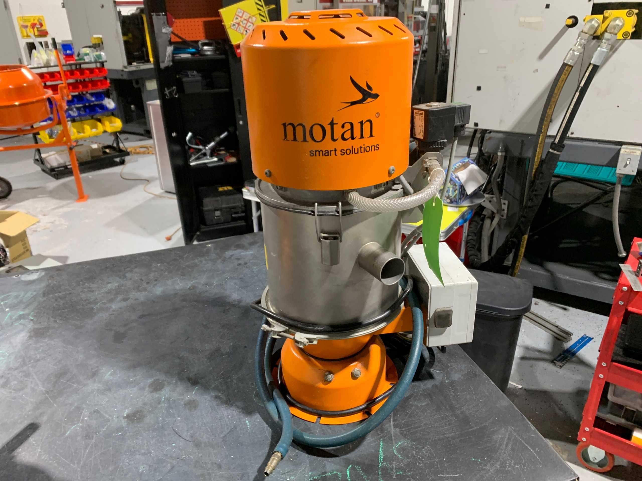MOTAN METRO HES 50-1ANC-AAA-B-A-Z MATERIAL LOADER - PLASTICS & RUBBER