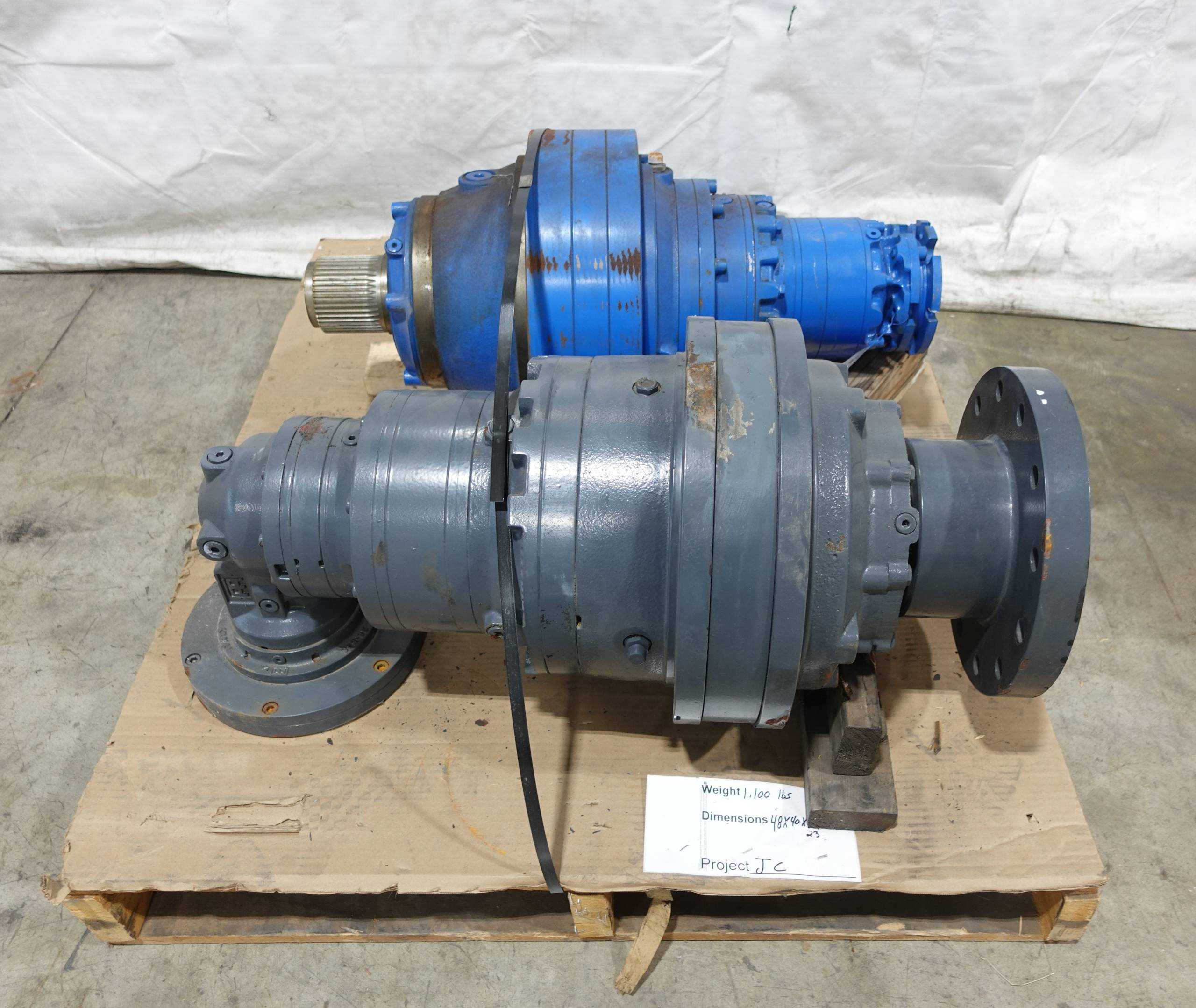 LOT OF 2 ASSORTED GEARDRIVES, REGGIANA 3200A6MS, BREVINI 80008260