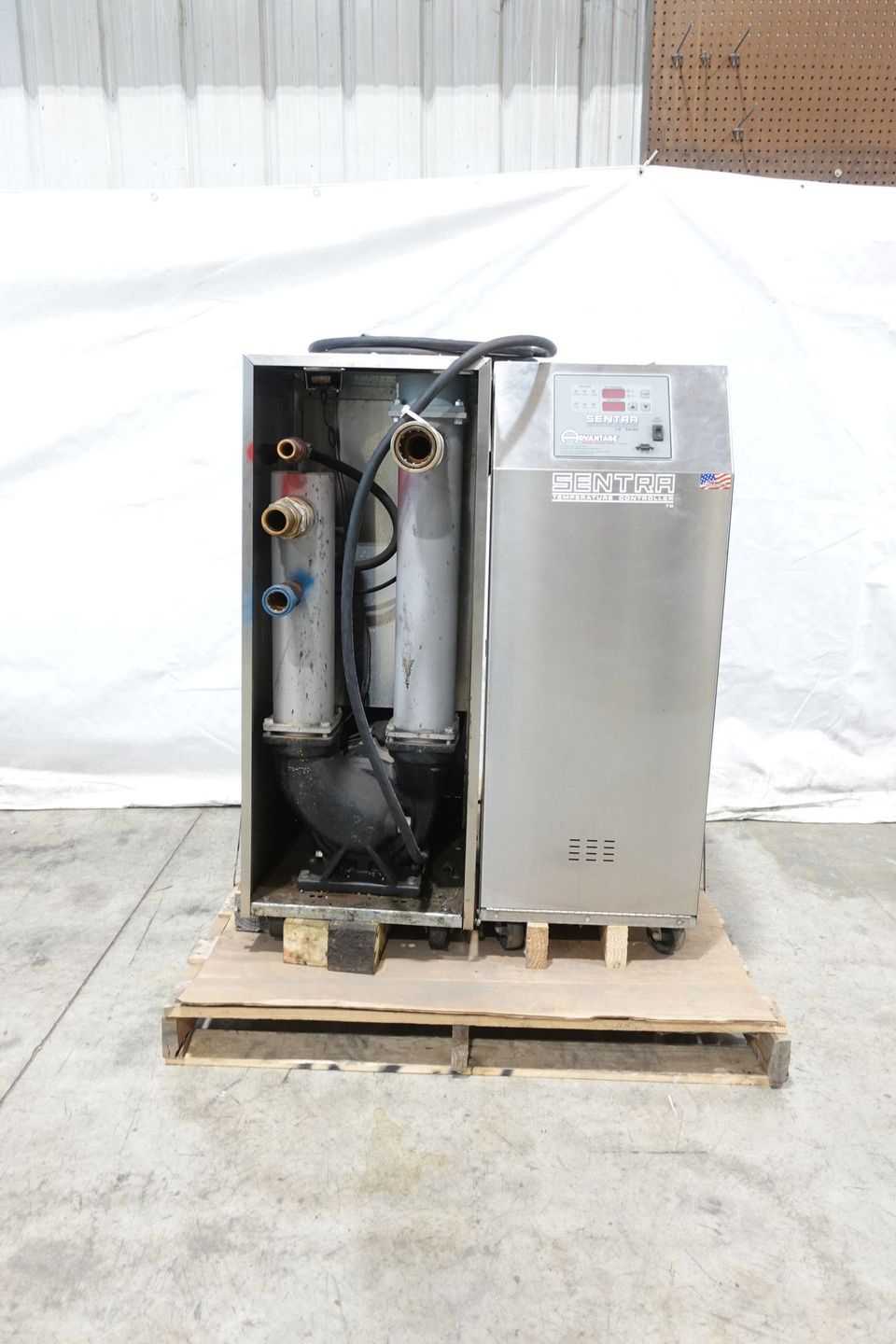 LOT OF 2 ADVANTAGE SENTRA "LE" SERIES SK-1690LE-41D1 TEMPERATURE CONTROLLERS - TEMPERATURE CONTROL COMPONENTS