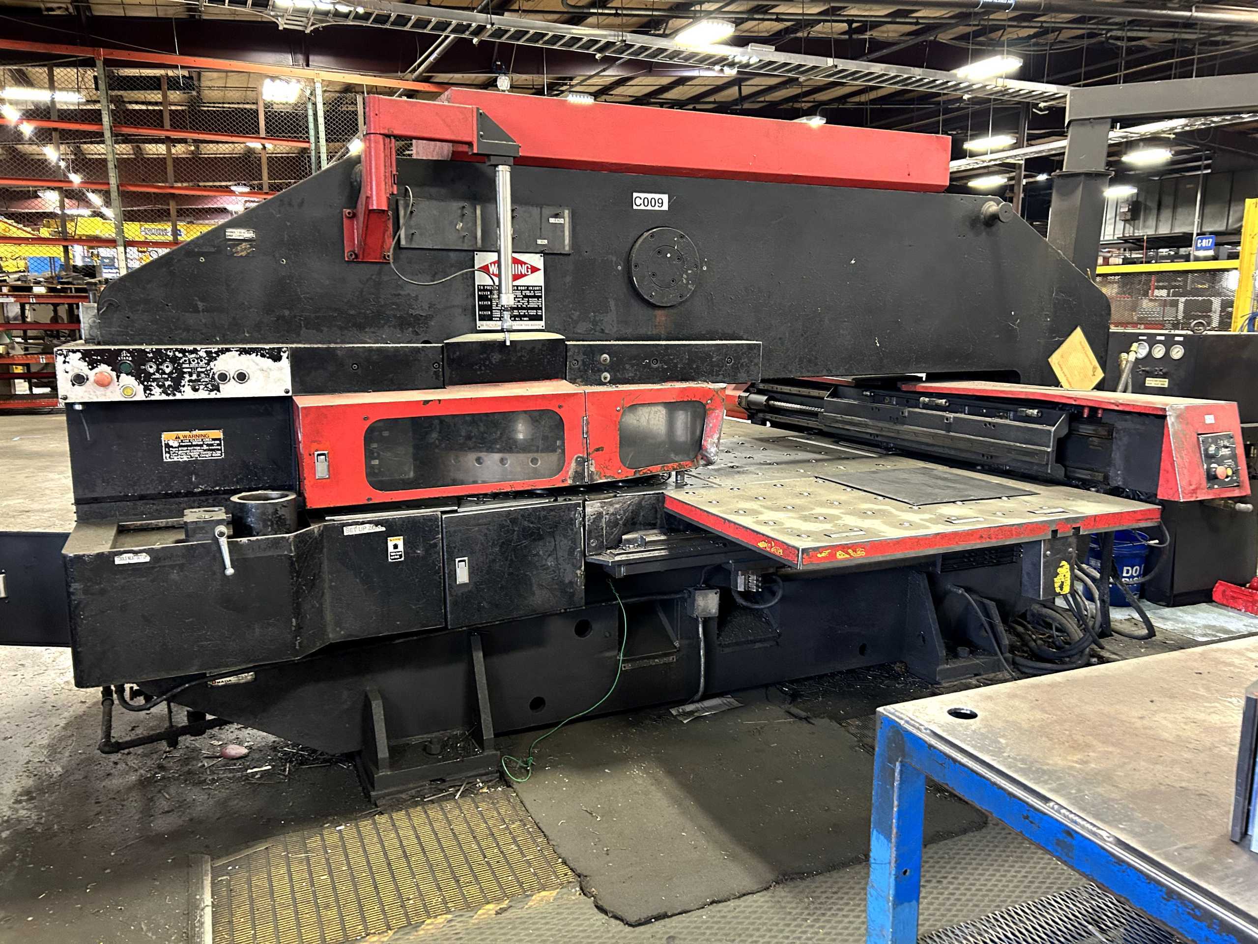 1993 AMADA VP 304050 CNC TURRET PUNCH PRESS, 30-TON, 58-STATION, 40"X50" TABLE, 35KVA - PUNCHING MACHINES
