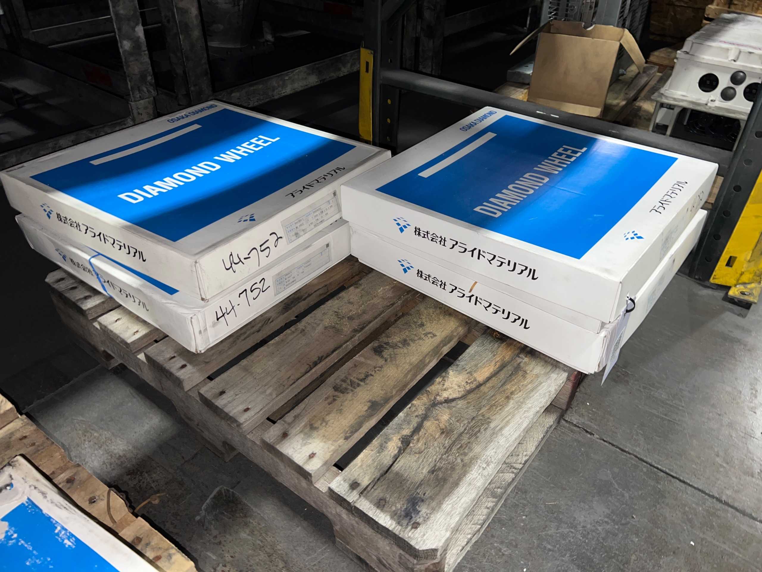 QTY 4: GRINDING WHEELS & ABRASIVES - GRINDING WHEELS