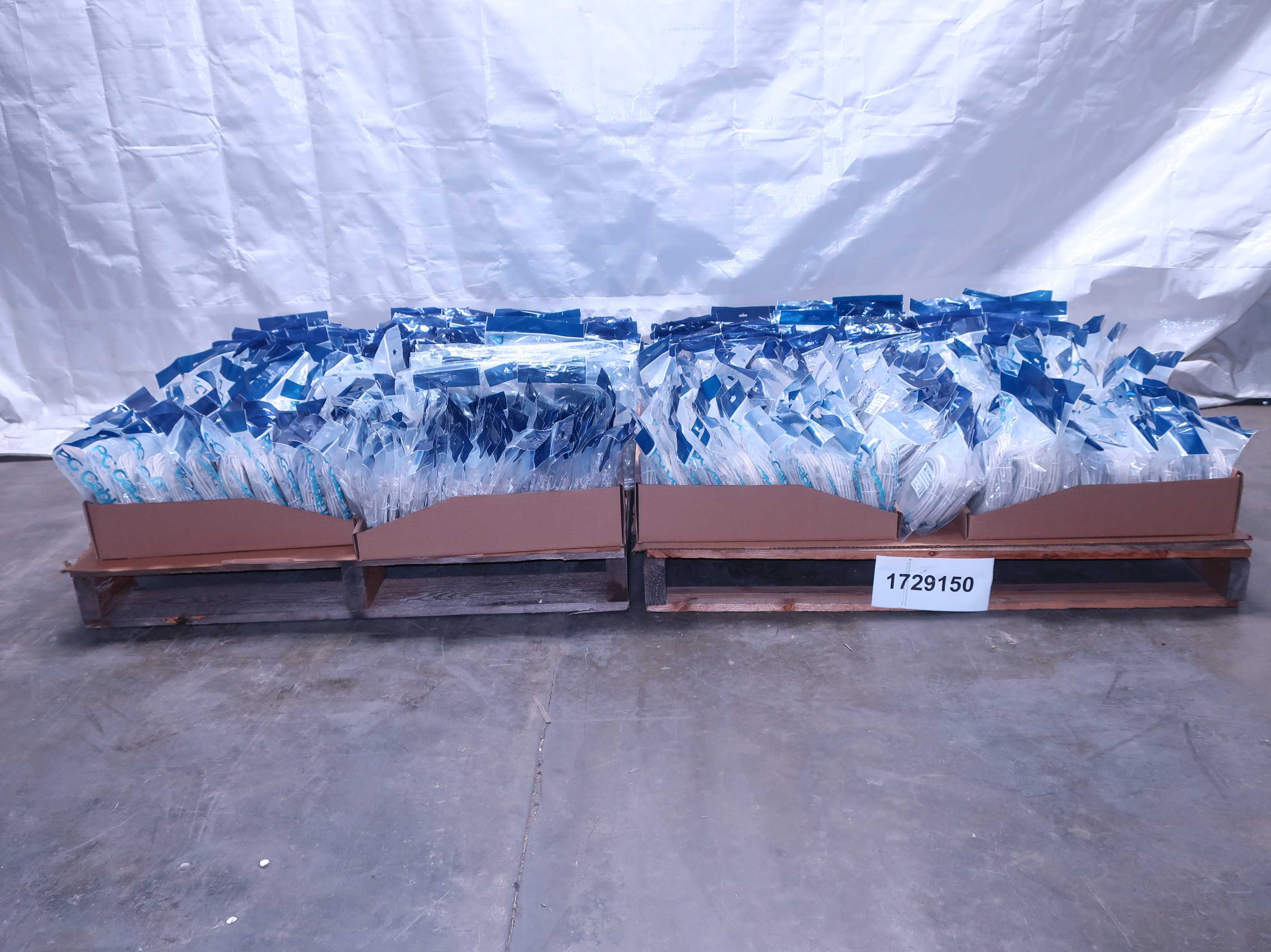 SKU 1729150 - 2 PALLETS OF ASSORTED CORDSETS, PC CABLE WORLD - CORDSET CABLES