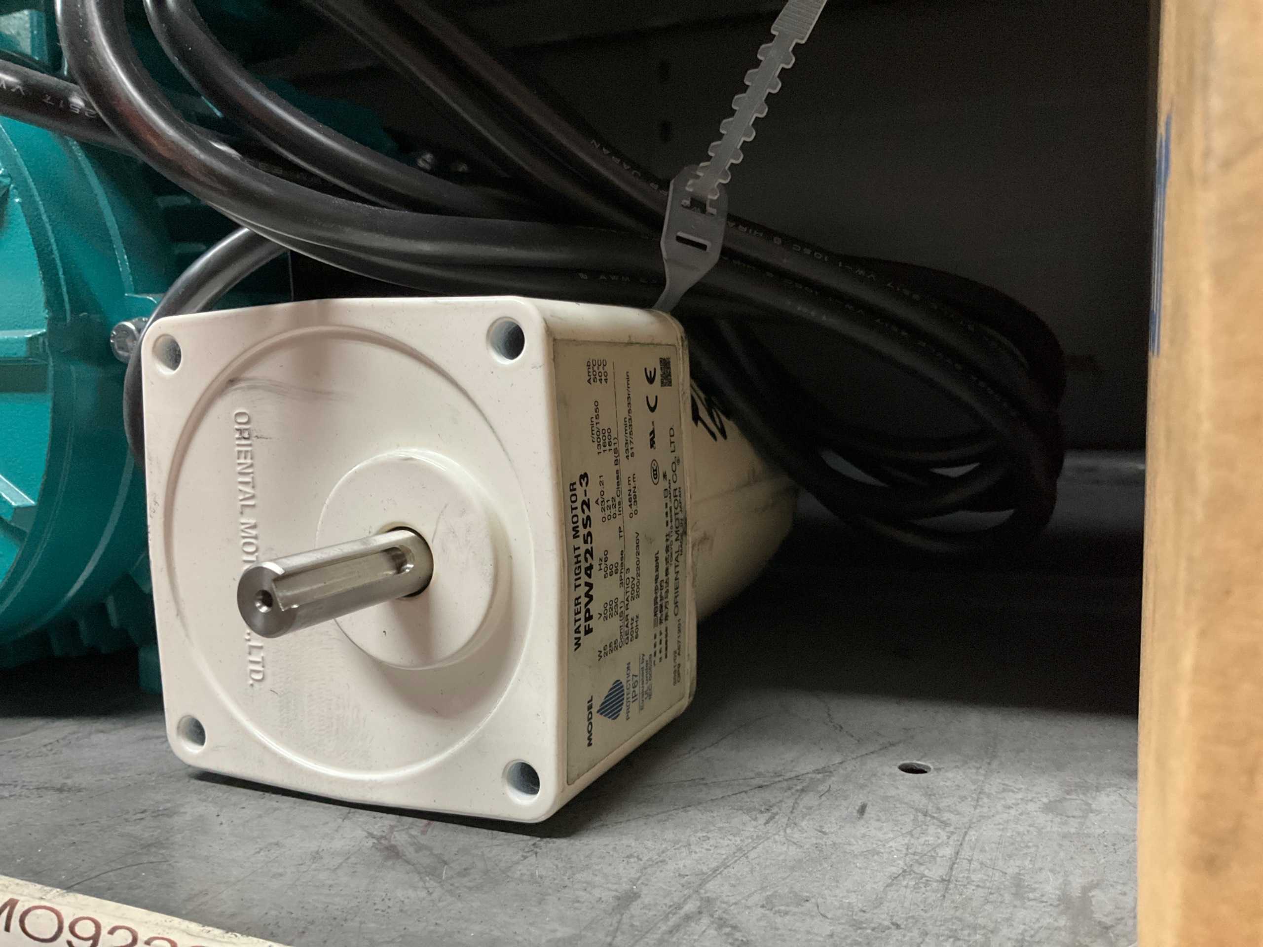 QTY 4: ELECTRIC MOTOR - ELECTRICAL COMPONENTS