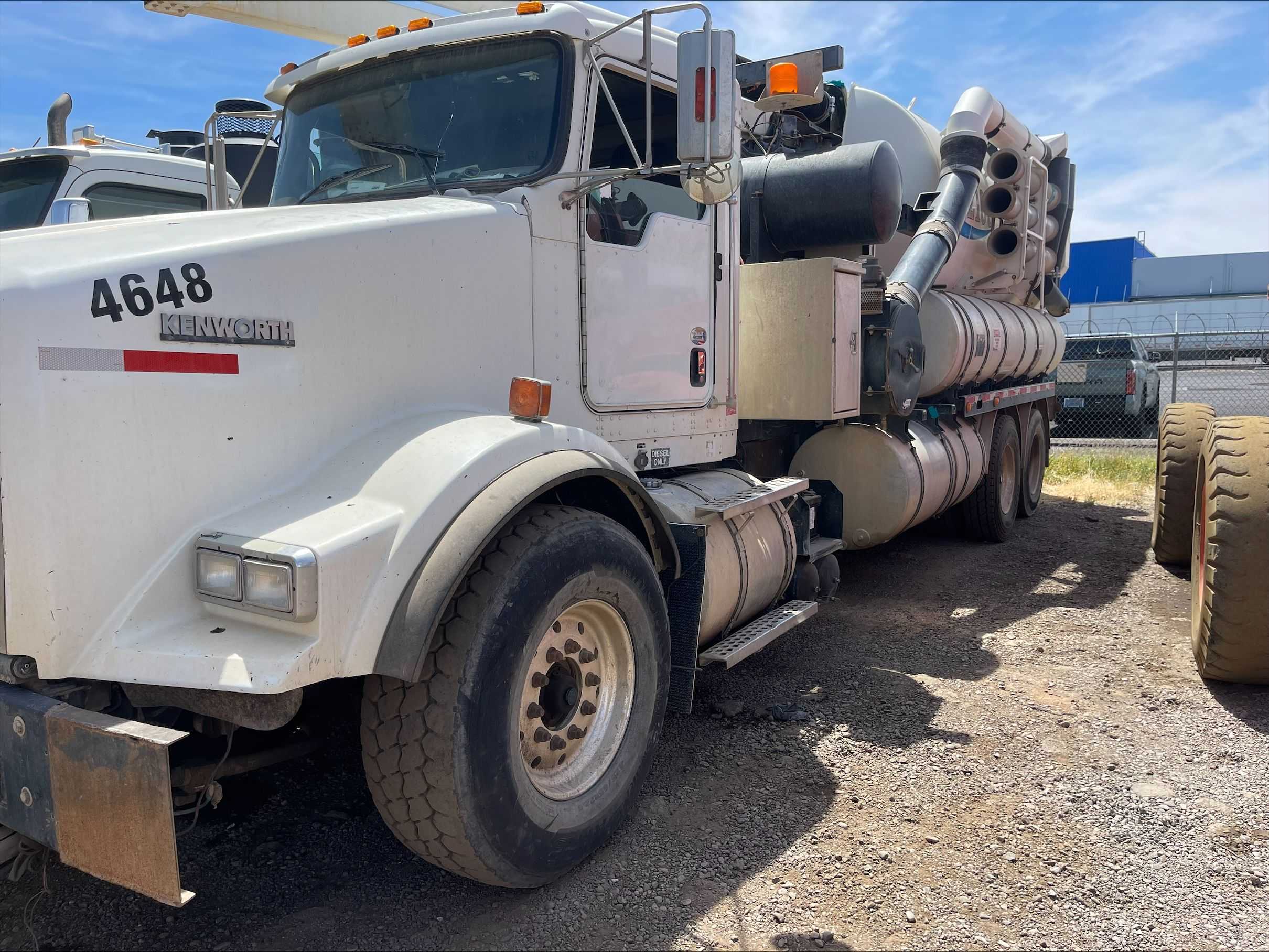 2014 VACTOR 2100 COMBINATION SEWER CLEANING TRUCK - KENWORTH - HYDRO EXCAVATOR TRUCKS