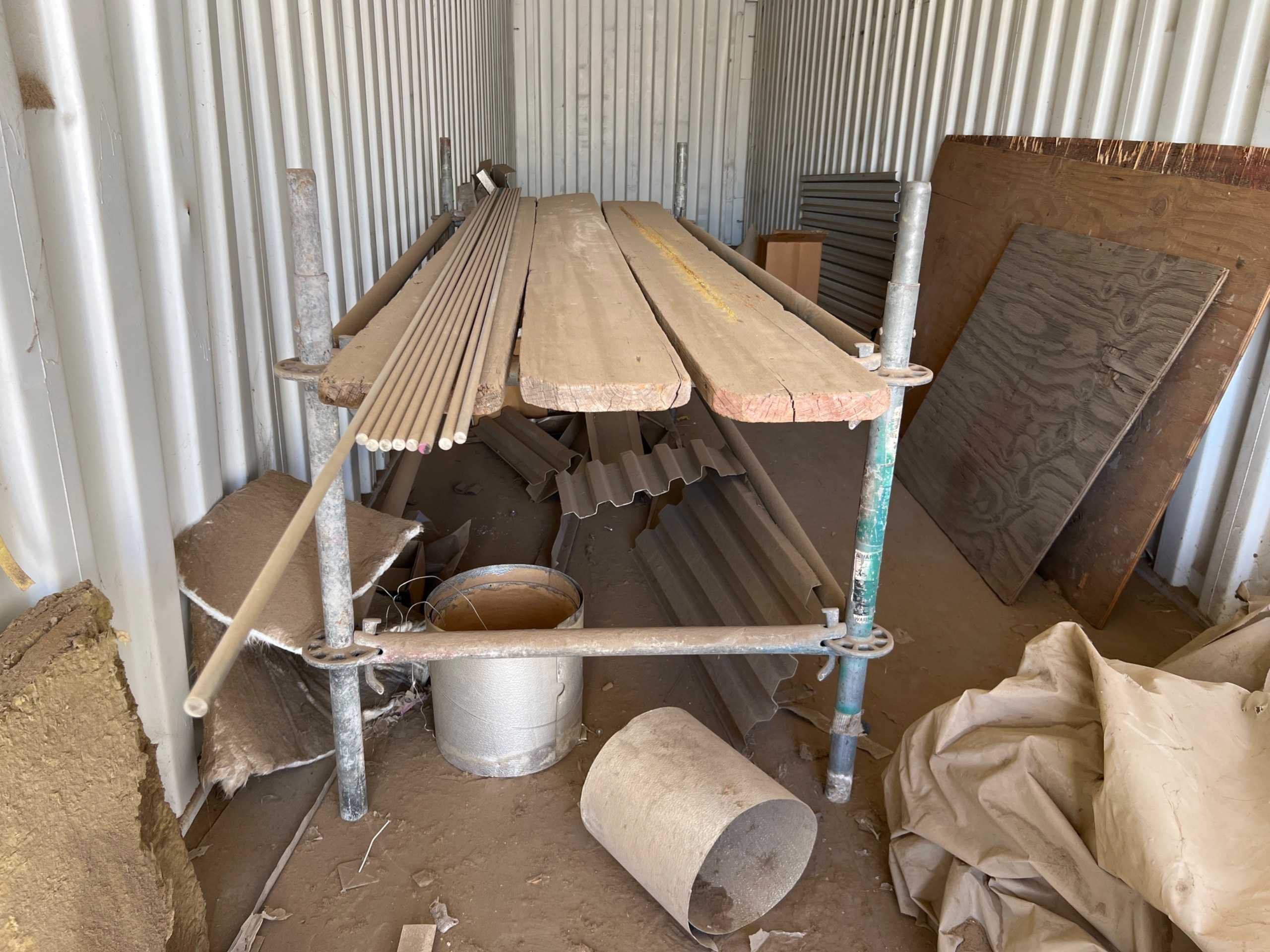 CONTAINER WITH CONTENTS - STORAGE & HANDLING EQUIPMENT