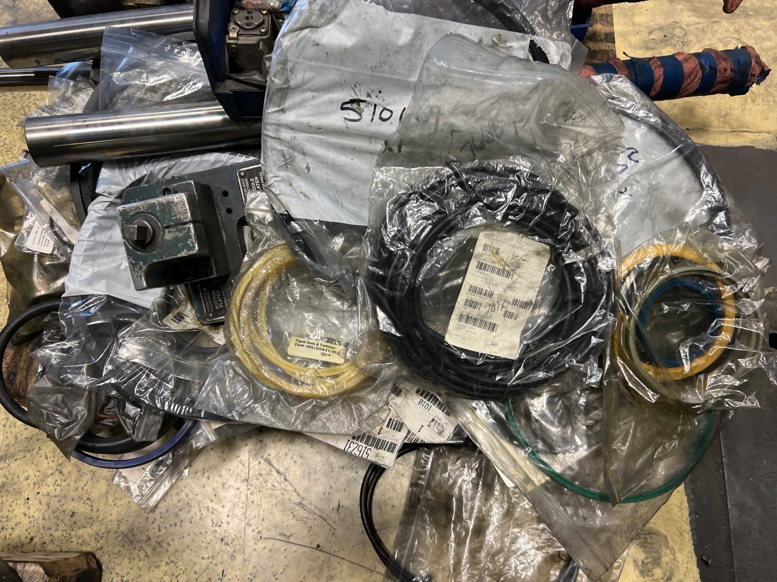 BULK QTY OF INDUSTRIAL PARTS - INDUSTRIAL PARTS