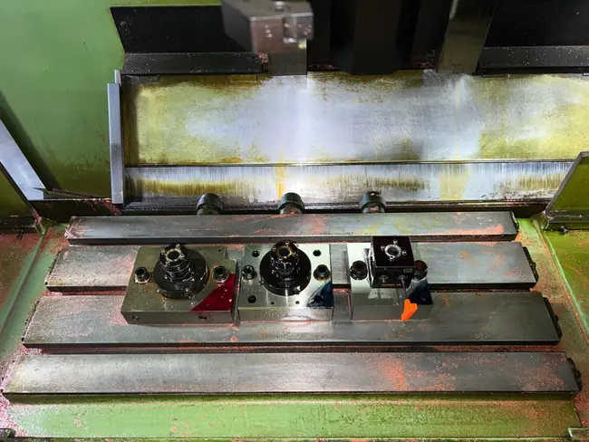 OKUMA MC-4VA VERTICAL MACHINING CENTER - undefined