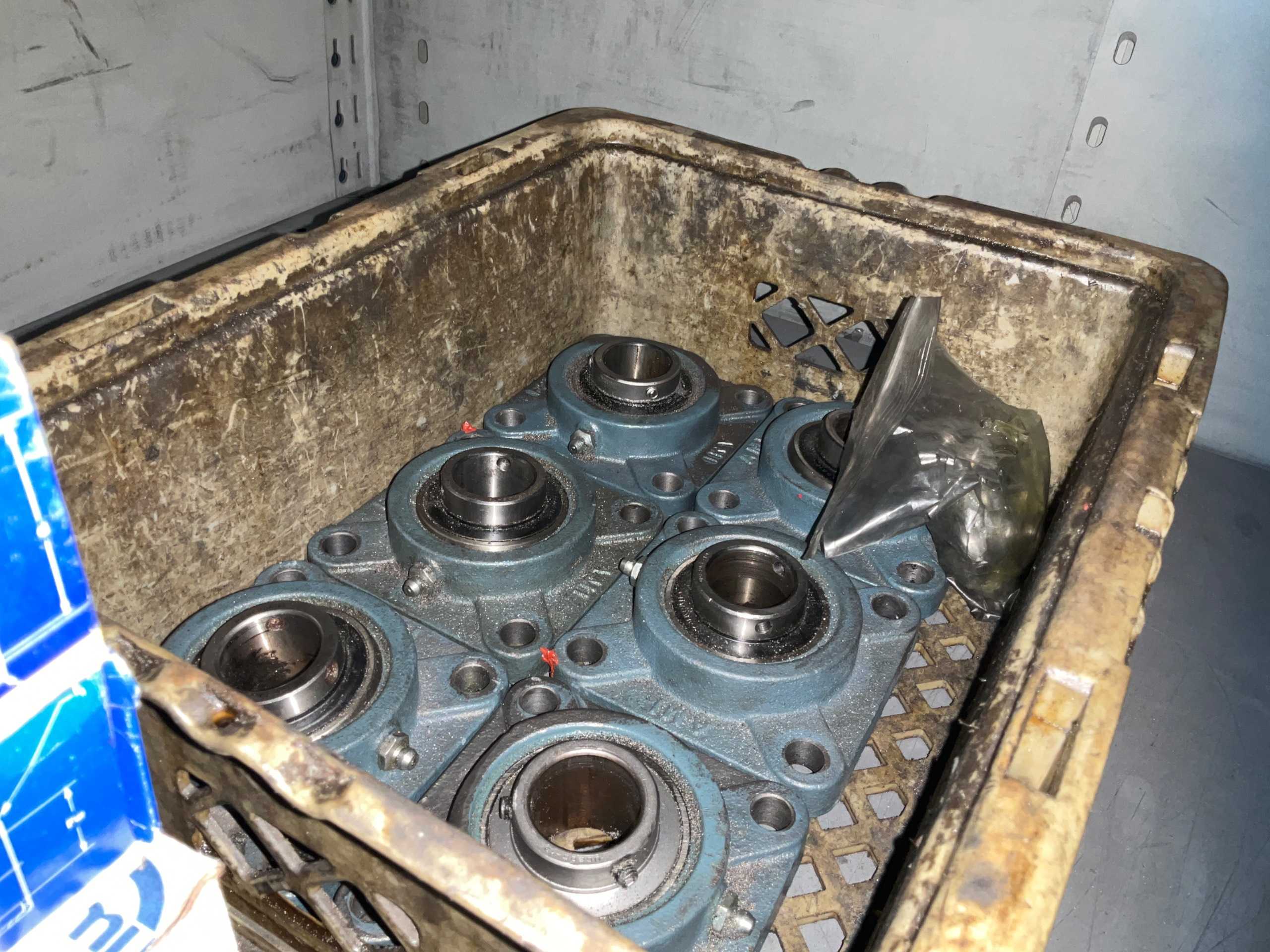 BULK QTY OF BEARINGS - BEARINGS