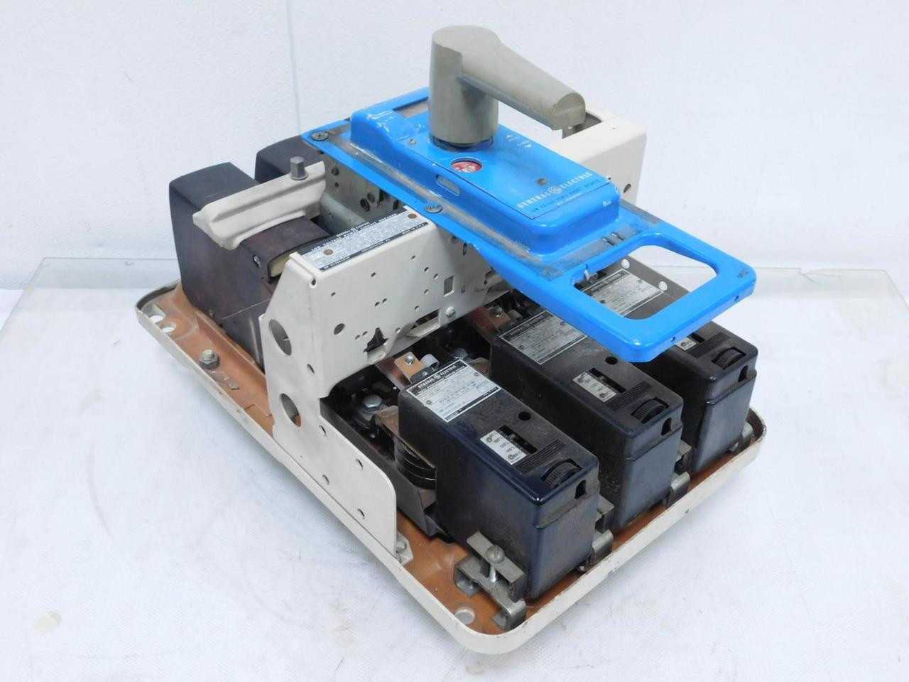 GE AK-2-25-1, CIRCUIT BREAKER, 3-POLE, 600A CONT. CURRENT, 600VAC VOLTAGE, 15KA INT. CAPACITY - CIRCUIT BREAKERS