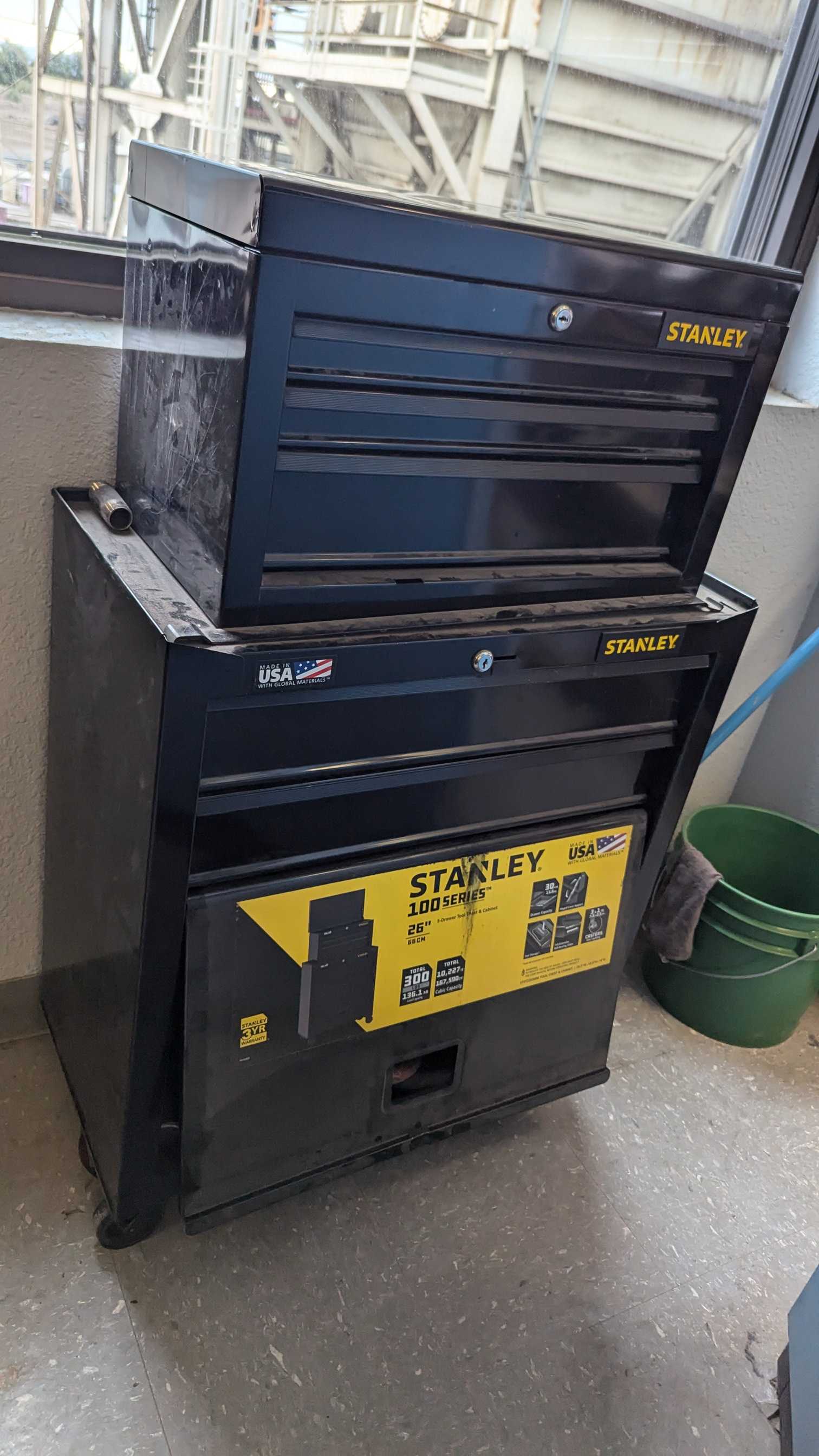 STANLEY 100 SERIES ROLLING TOOL CHEST WITH HAND TOOLS - ROLLING TOOL CHEST