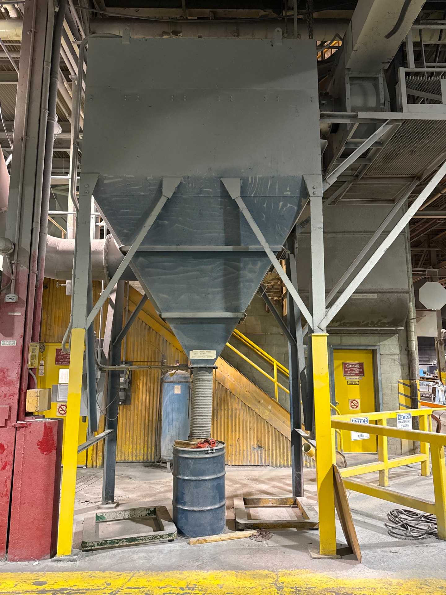 WHEELABRATOR 45WCC (WCC 36) CARTRIDGE DUST COLLECTOR, 10,000 CFM, 16 FILTERS, 5,040 SQ FT - DUST COLLECTOR
